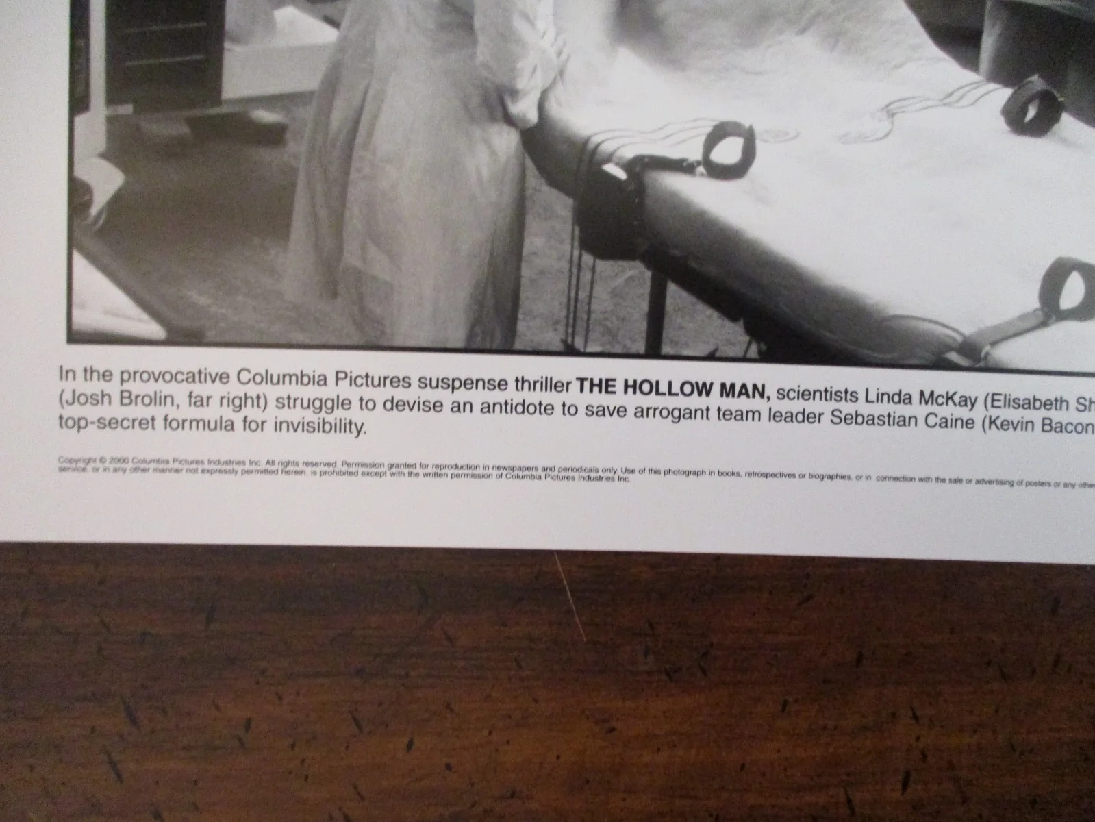 Elisabeth Shue/Josh Brolin/Kevin Bacon(HOLLOW MAN)2000 10x8 Black & White Photo, изображение 3