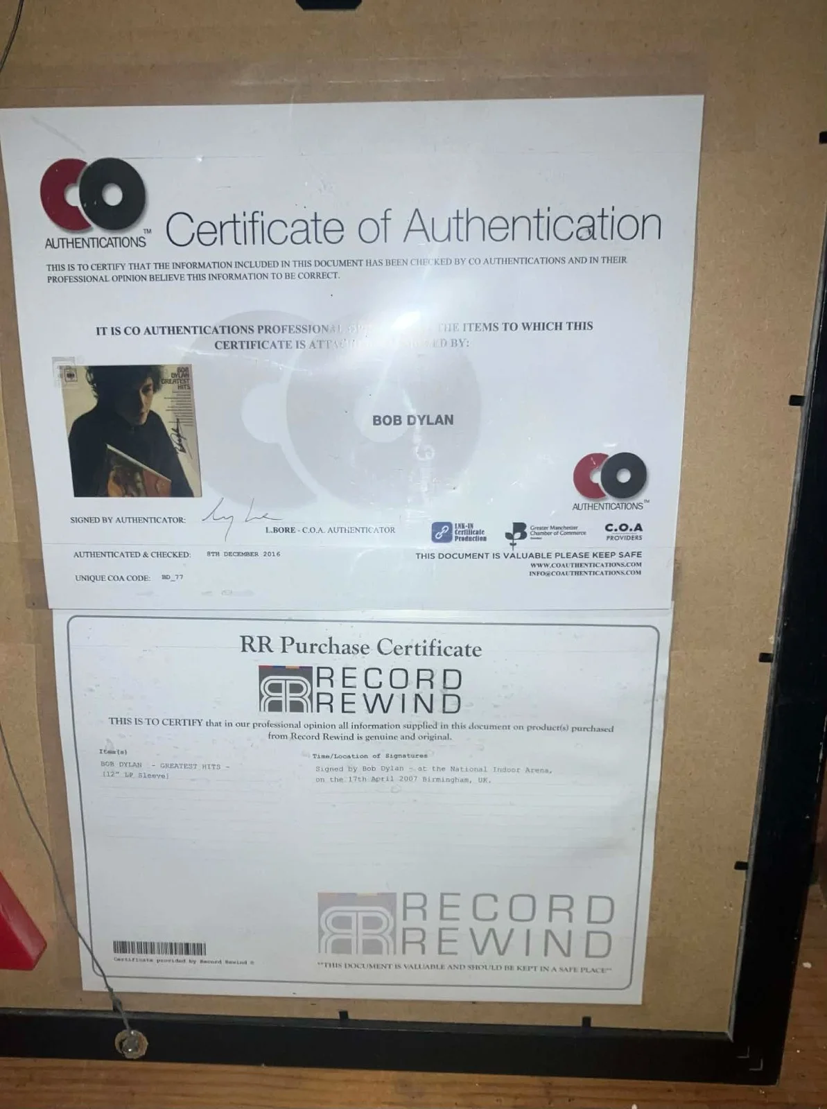 Hand signed Bob Dylan record album framed under glass with certificate of authe, изображение 2