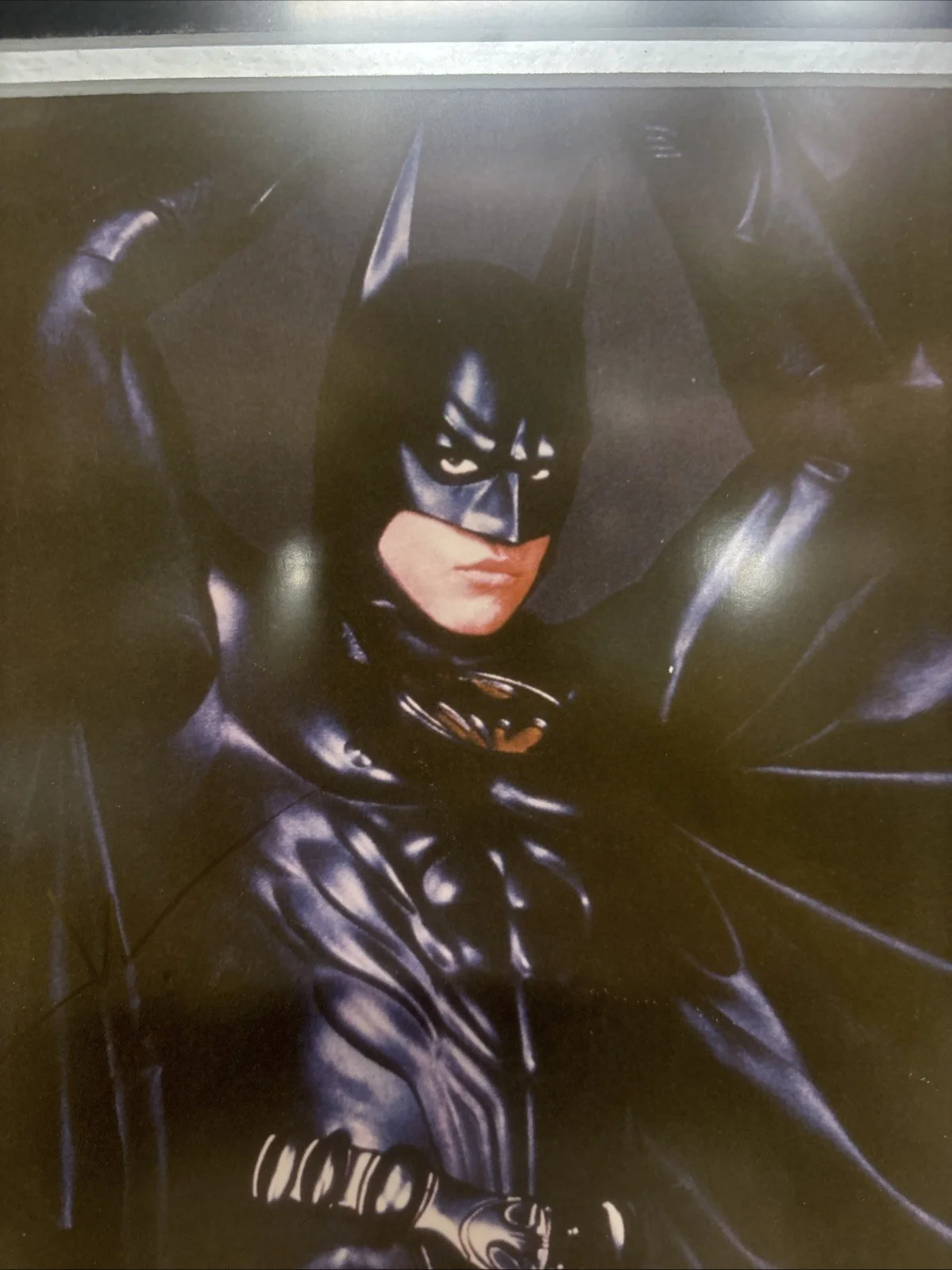 Val Kilmer — Val Kilmer Autographed 1995 Batman Forever Rare 13.5”x 15.5” Framed Photo W/ COA, изображение 3