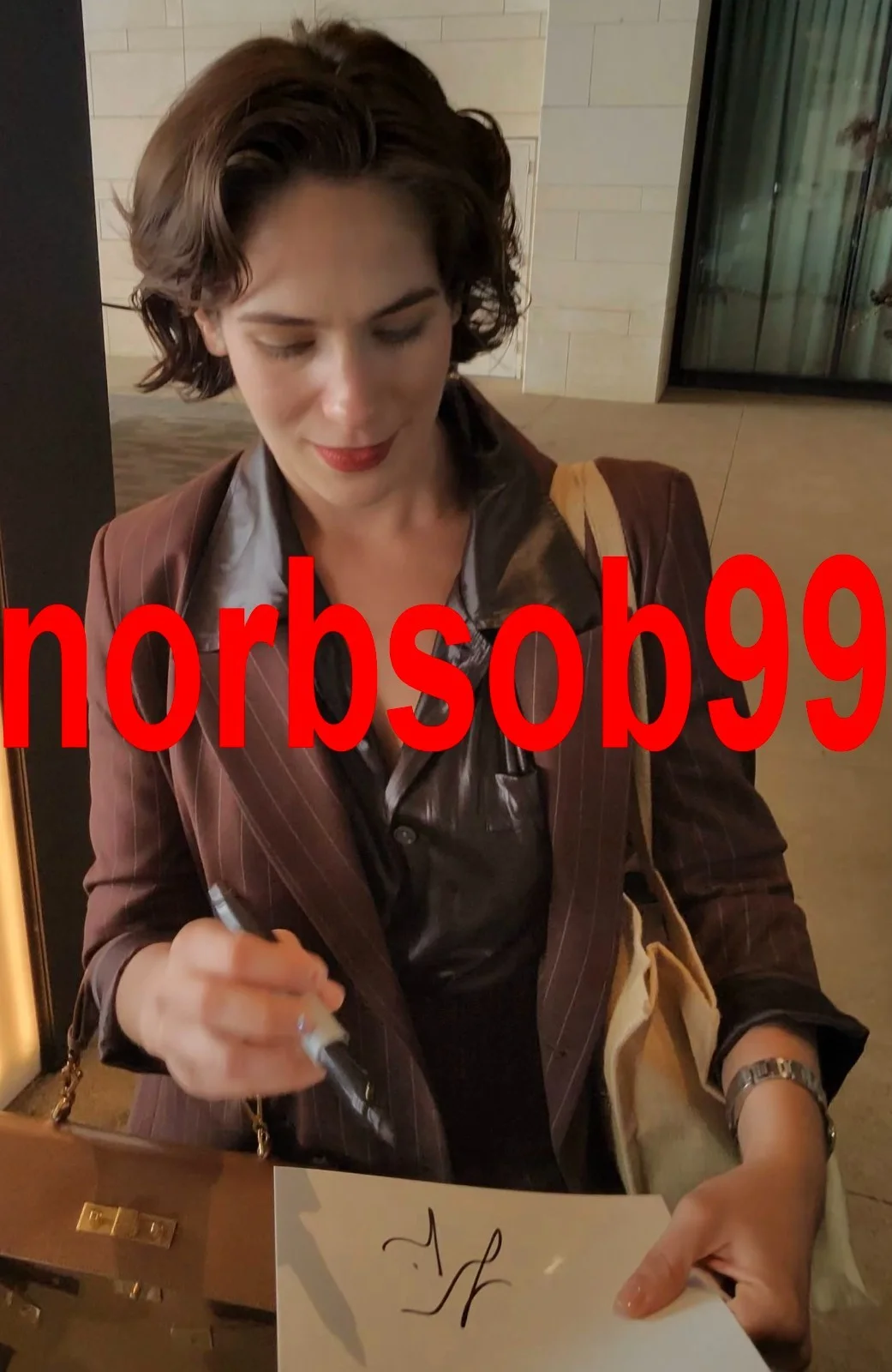 LOLA KIRKE SIGNED AUTOGRAPH SINNERS MOVIE MISTRESS IN AMERICA 8x10 PHOTO w/PROOF, изображение 2