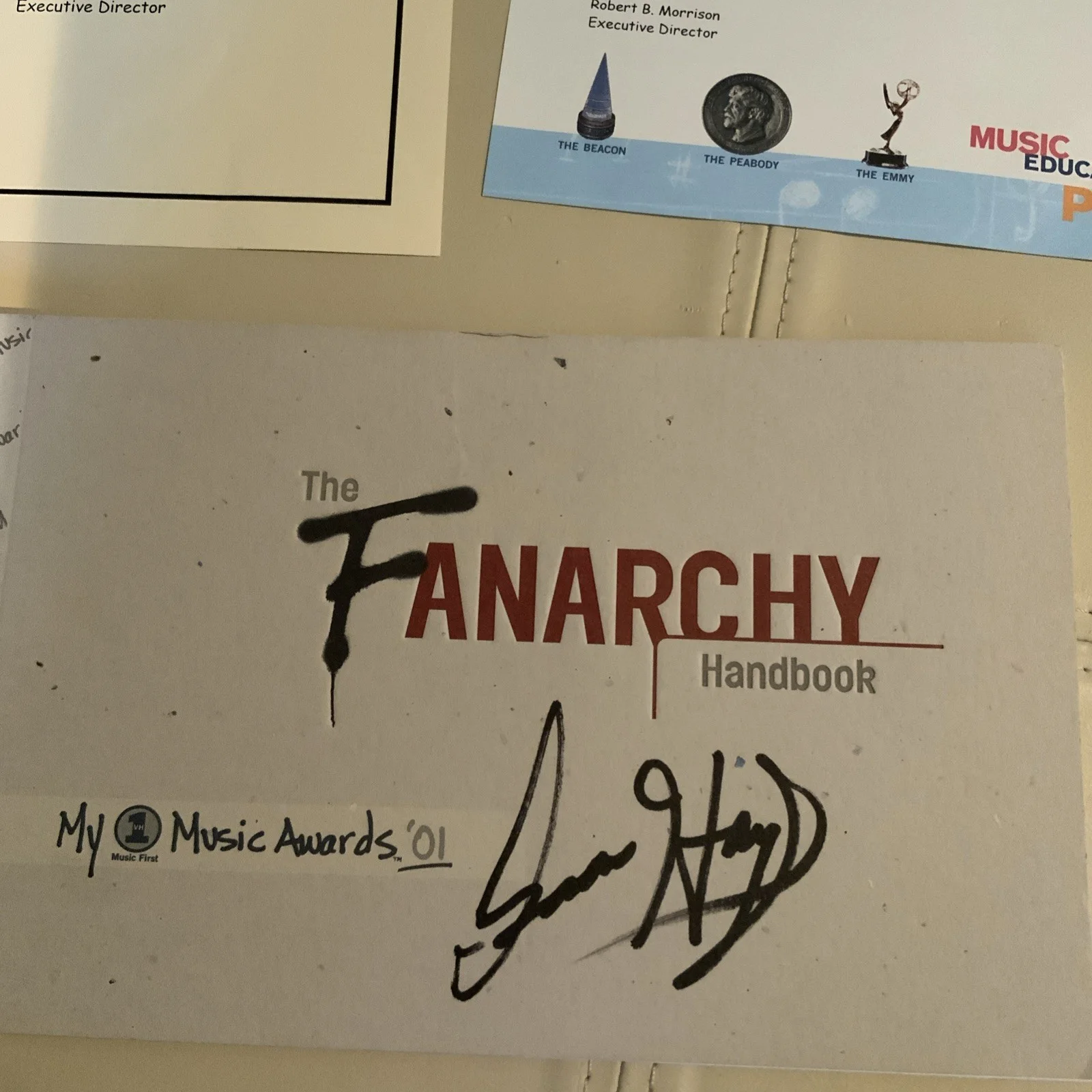 Isaac Hayes — Isaac Hayes Signed My VH1 Music Awards Program 2001. With Certificate And Letter, image 2