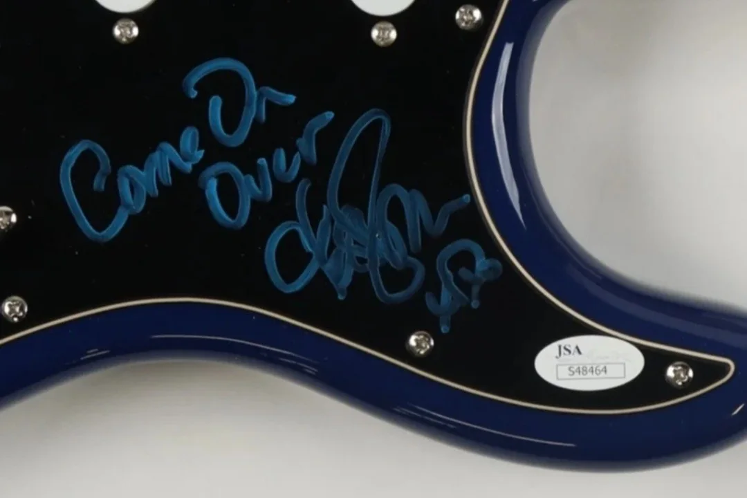 Jessica Simpson Signed Silvertone 39" Guitar Inscribed "Come on over", image 3
