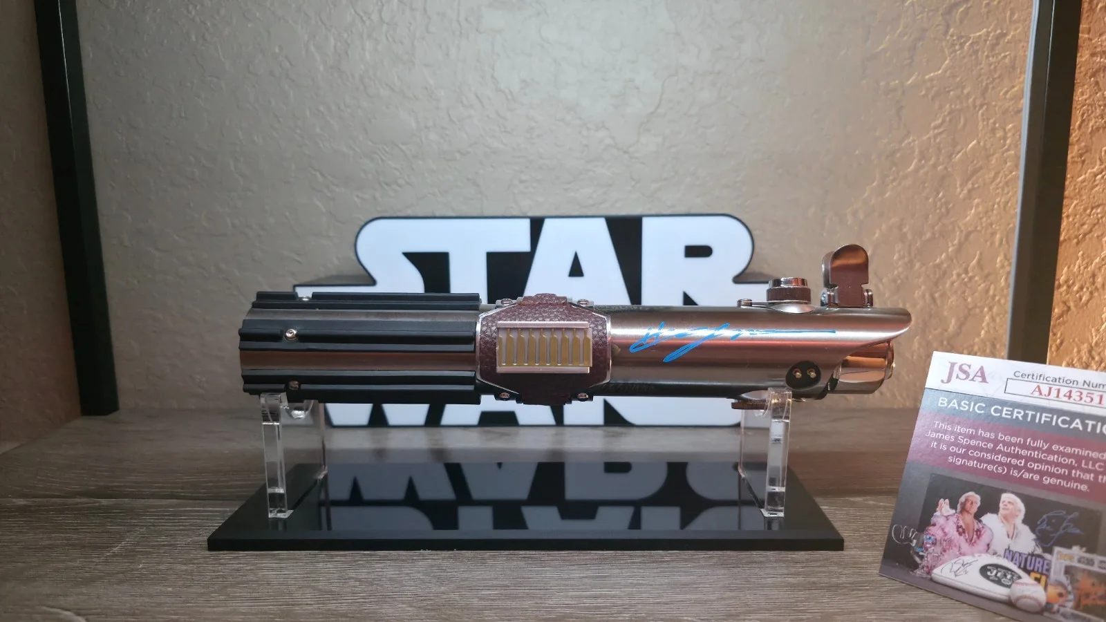 Hayden Christensen — Hayden Christensen Anakin Skywalker Autographed Signed Legacy Lightsaber WB JSA, изображение 2