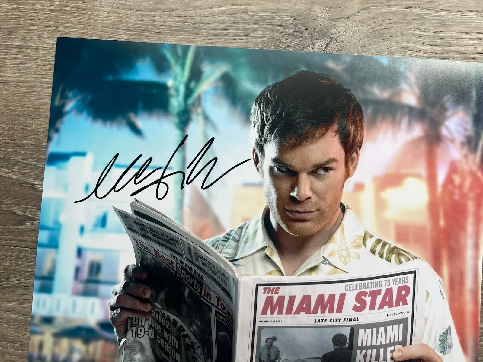 Michael C Hall — Michael C Hall Dexter Signed 11x14 Photo JSA COA, image 4