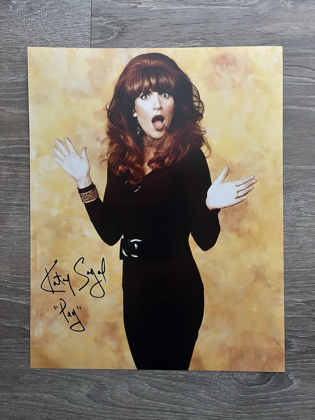 Katey Sagal — Katey Sagal Signed Peg Bundy 11x14 Photo JSA COA Married With Children, изображение 2