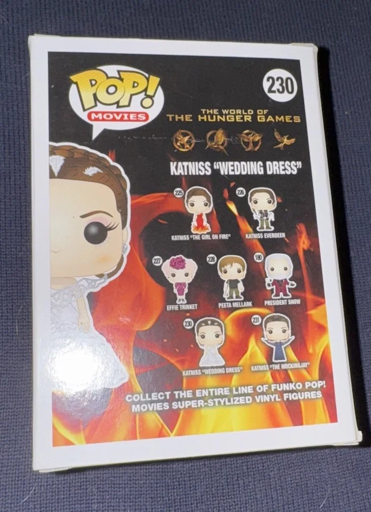 Jennifer Lawrence — Jennifer Lawrence signed Katniss Wedding Dress funko Hunger Games poster photo, изображение 3