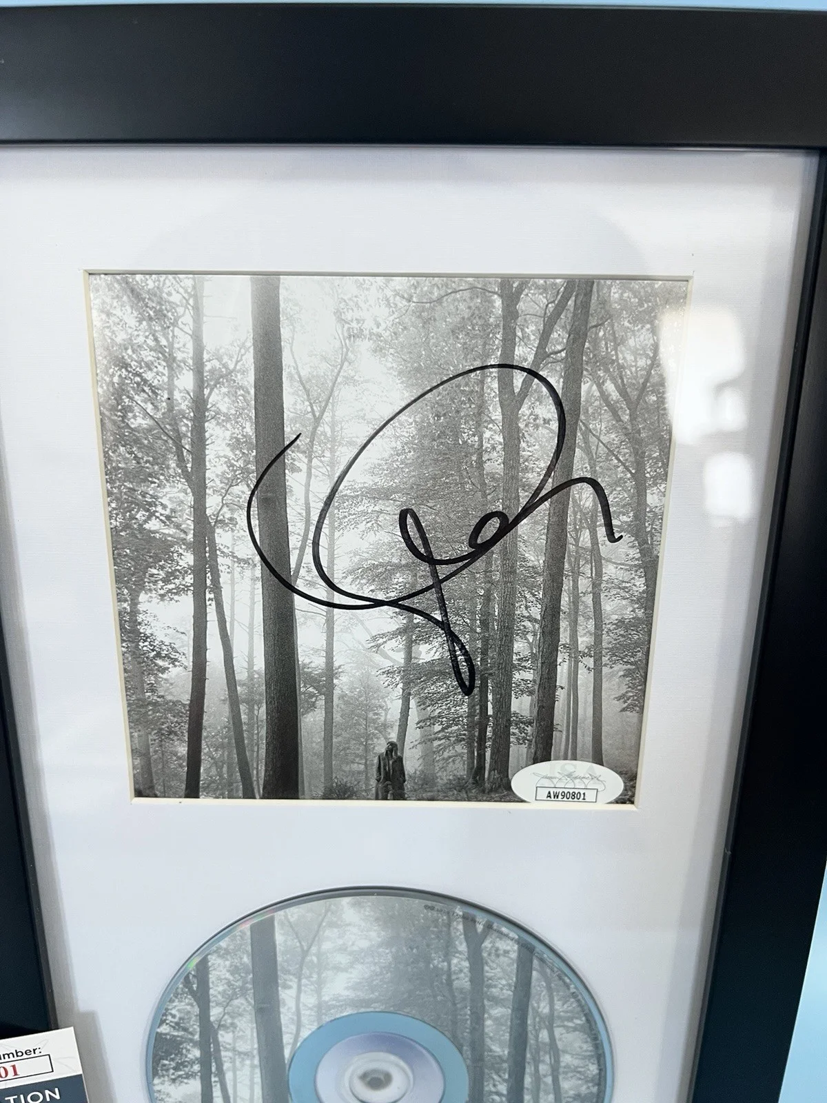 Taylor Swift Folklore CD Hand Signed Framed Autograph Authenticated JSA COA ✅✅, image 2