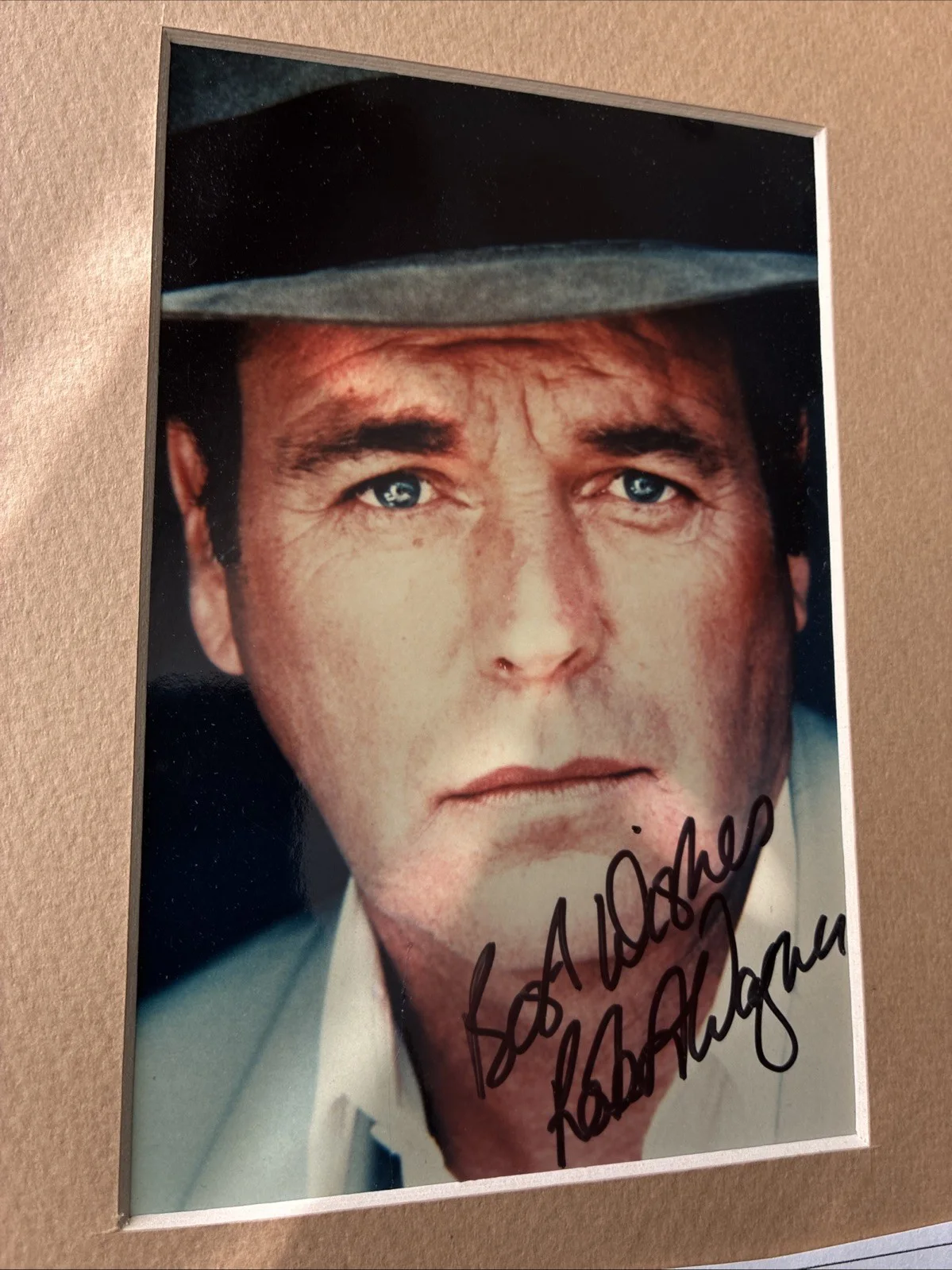 Robert Wagner — Robert Wagner Signed 4x6 Photo For a 8x10 Frame With Certificate Of, image 2