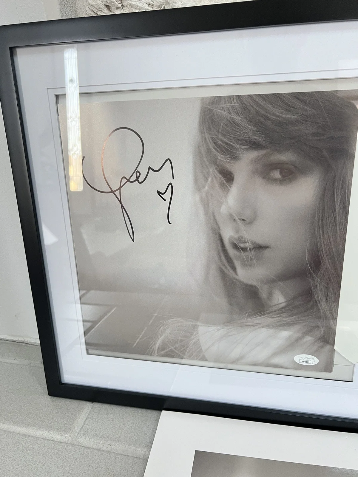 Taylor Swift Tortured Poets TTPD Vinyl Framed Signed Insert W/ Heart JSA Cert 💜, image 2