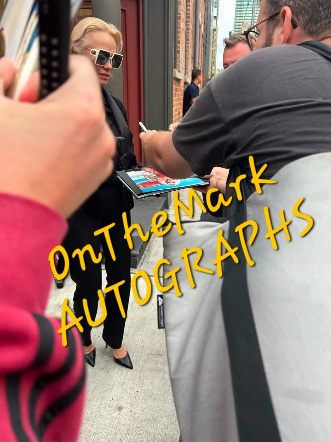Pamela Anderson Hand Signed Autograph 8x10 Photo InPerson Proof Baywatch Actress, изображение 3