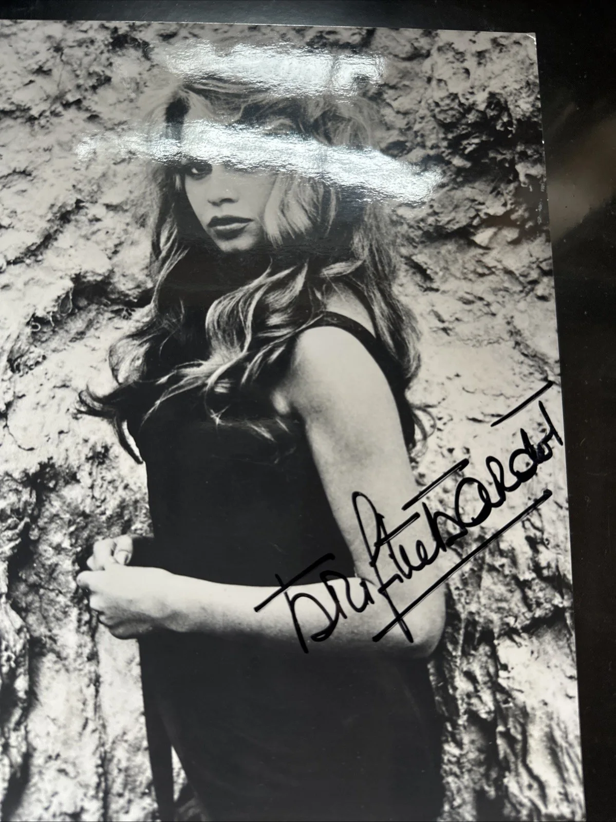 Brigitte Bardot — Pouty French Blonde Bombshell Brigitte Bardot Signed / Autographed Photograph, изображение 2