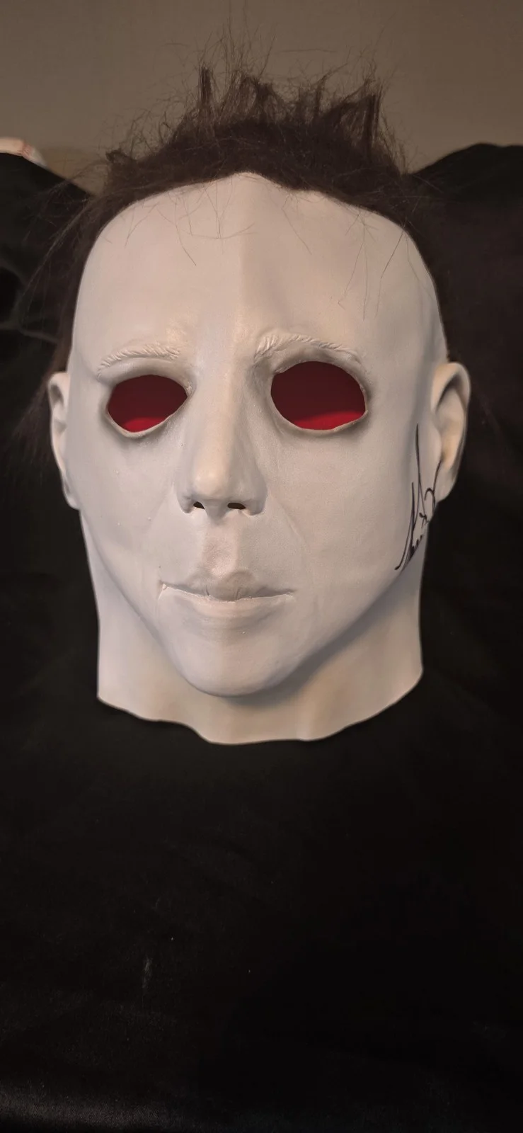 TYLER MANE — TYLER MANE AUTOGRAPHED SIGNED MICHAEL MYERS MASK! ROB ZOMBIE HALLOWEEN! BECKETT!, image 2