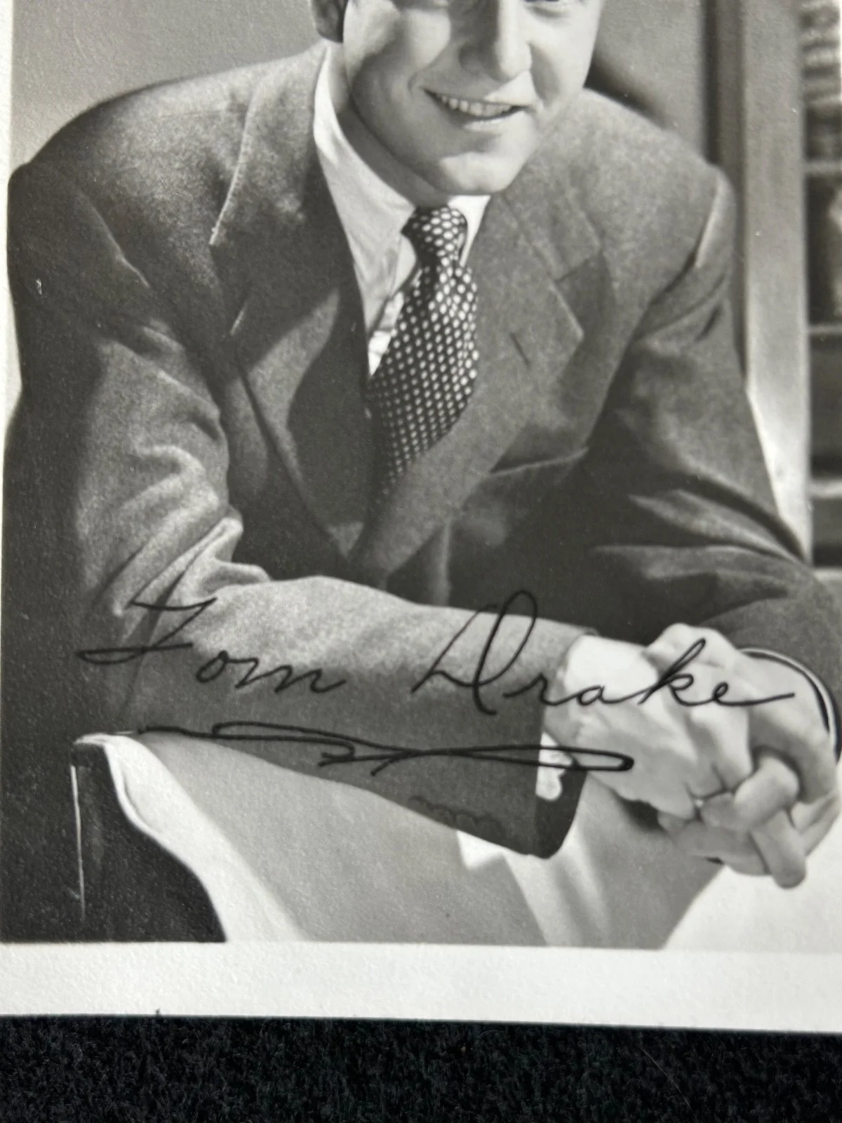 Tom Drake — TOM DRAKE (1918-1982) (MEET ME IN ST. LOUIS) AUTOGRAPH Publicity Photo 5” x 3.5”, изображение 2