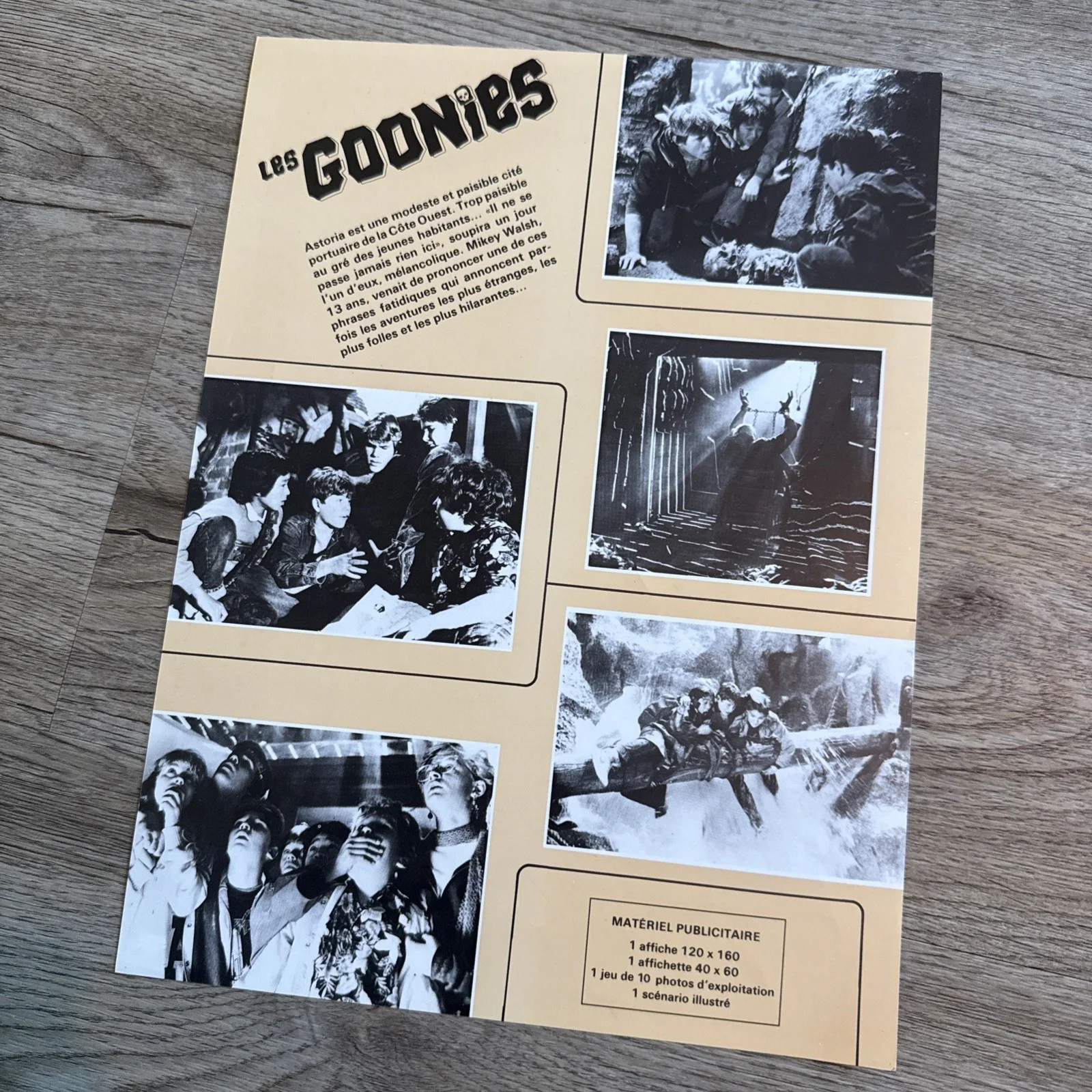 THE GOONIES Cinema Promo Press Card Poster Steven Spielberg Corey Feldman 1985, изображение 2