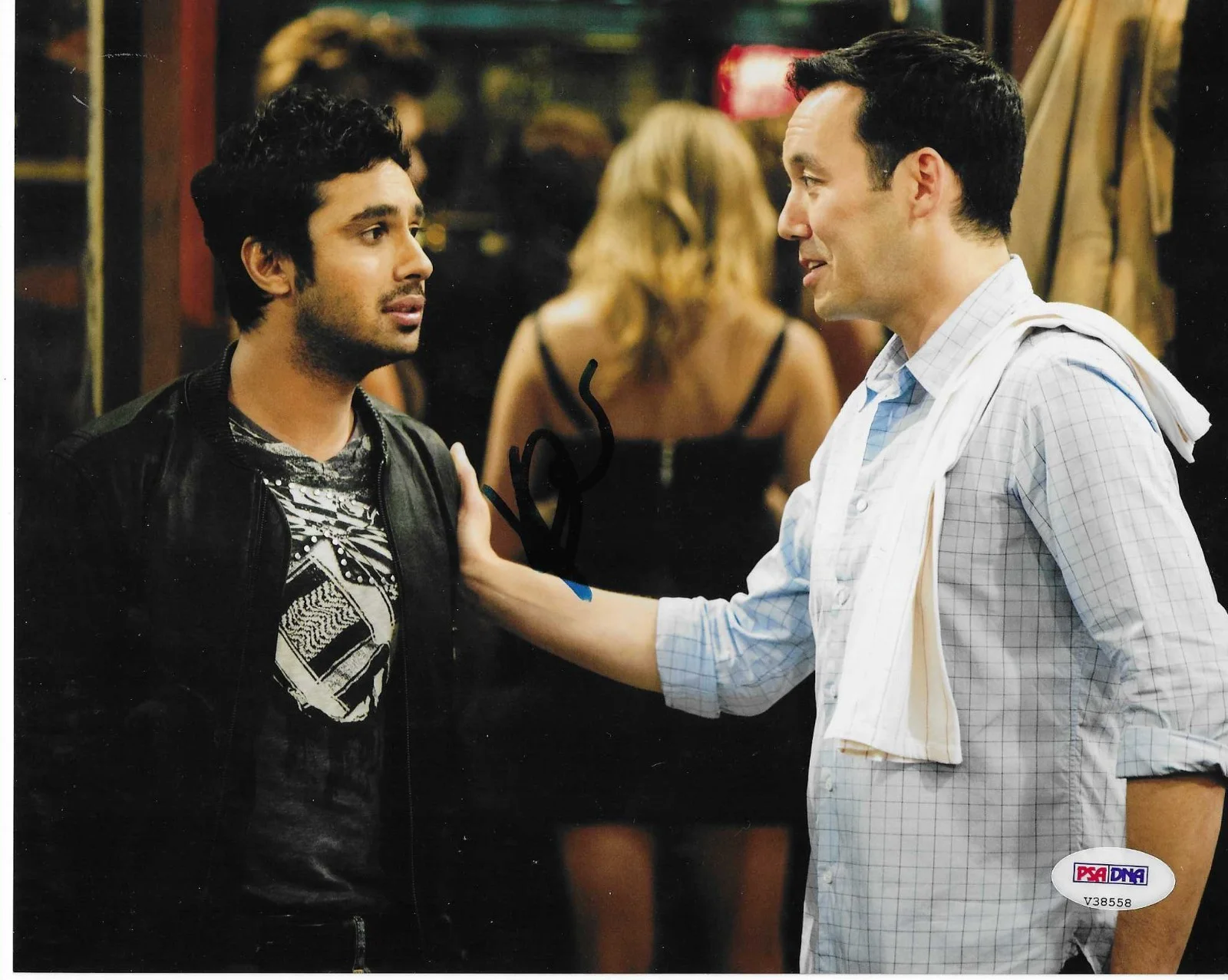 KUNAL NAYYAR — Kunal Nayyar Autographed Signed 8x10 Photo Big Bang Theory PSA/DNA COA