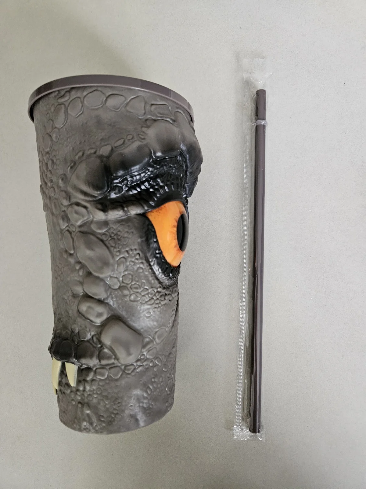 Jurassic World Rebirth T-Rex Gripper Cup & Straw Vue Cinema Exclusive Park NEW, изображение 5