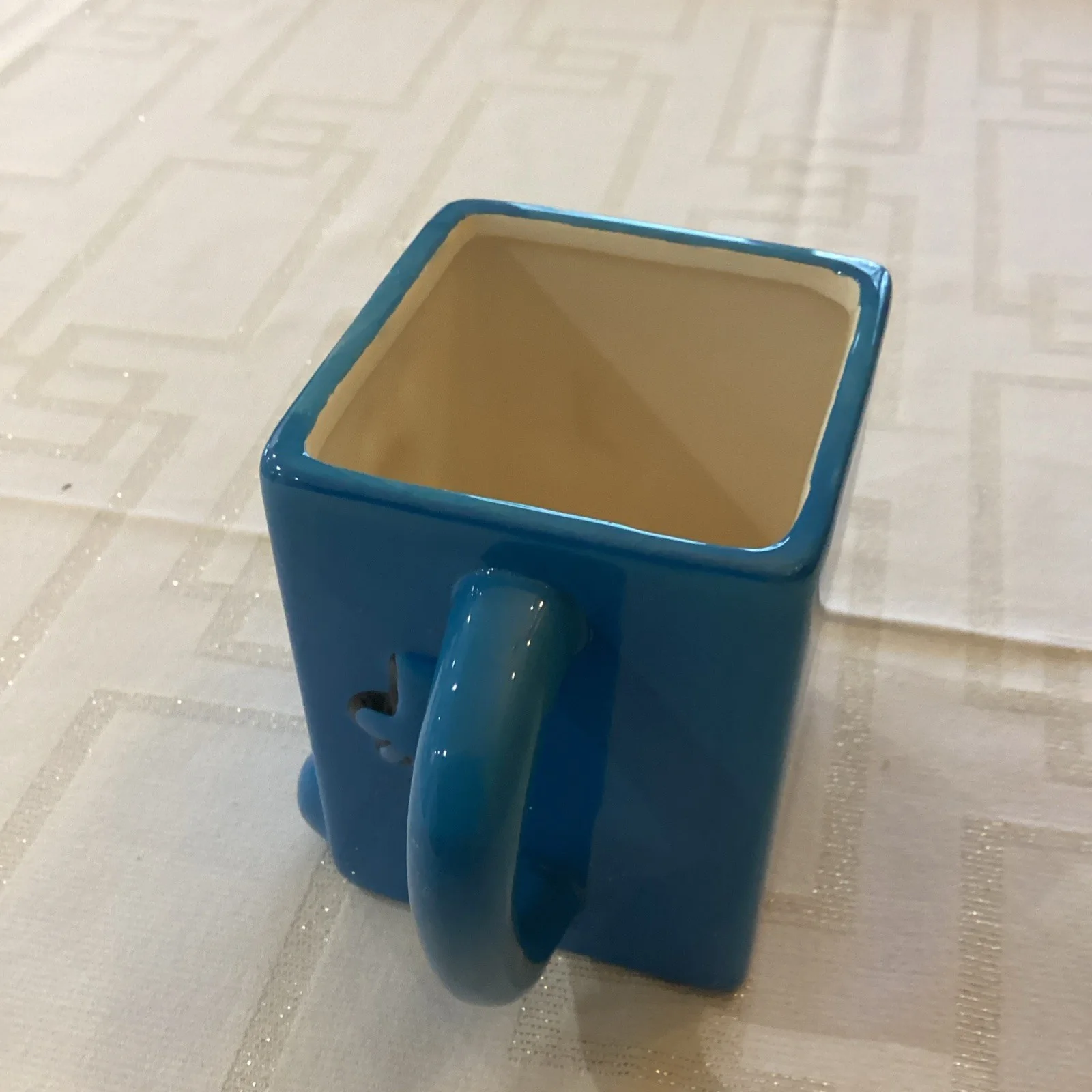 Mr. Grumpy blue cube character mug, great condition, изображение 4
