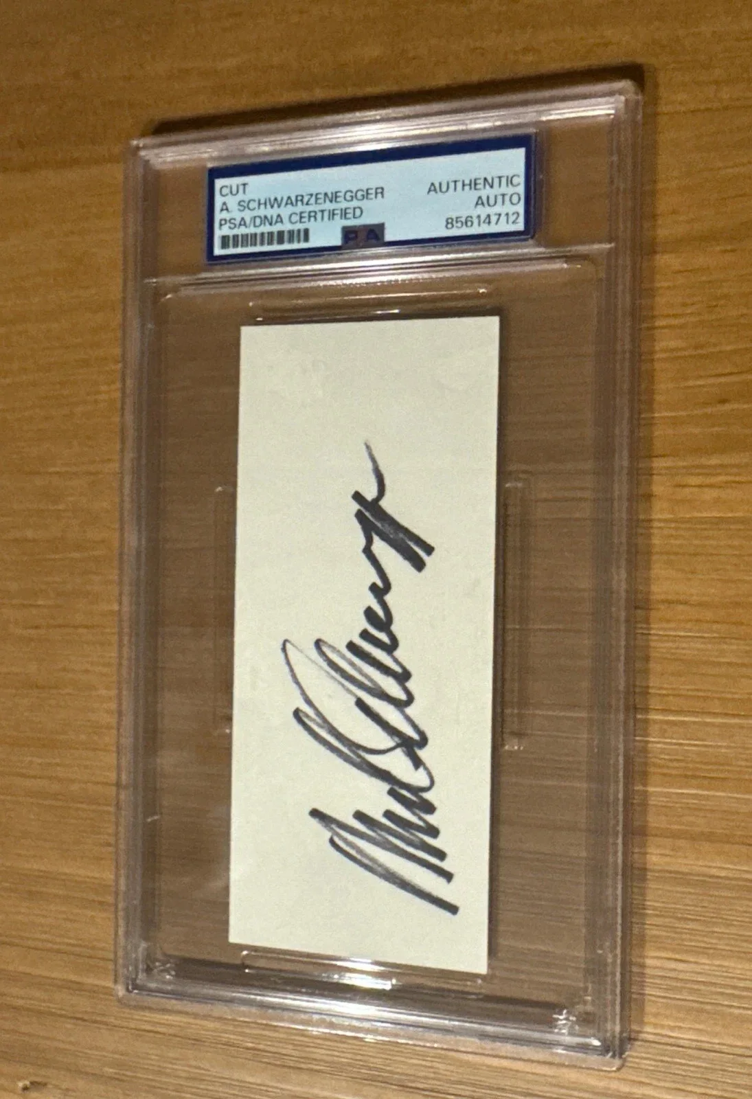 ARNOLD SCHWARZENEGGER — ARNOLD SCHWARZENEGGER signed CUT AUTOGRAPH auto PSA DNA ENCAPSULATED TERMINATOR, image 2