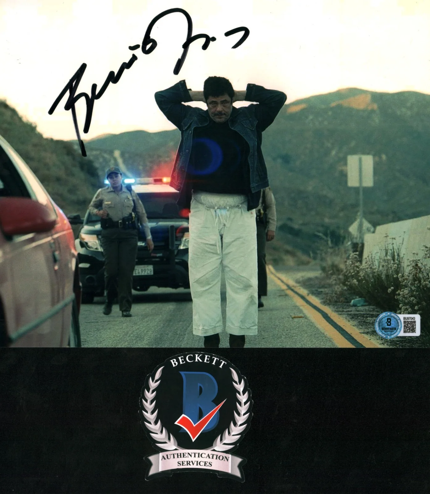 benicio del toro — Benicio Del Toro Signed Autographed One Battle After Another 8x10 Photo BAS COA