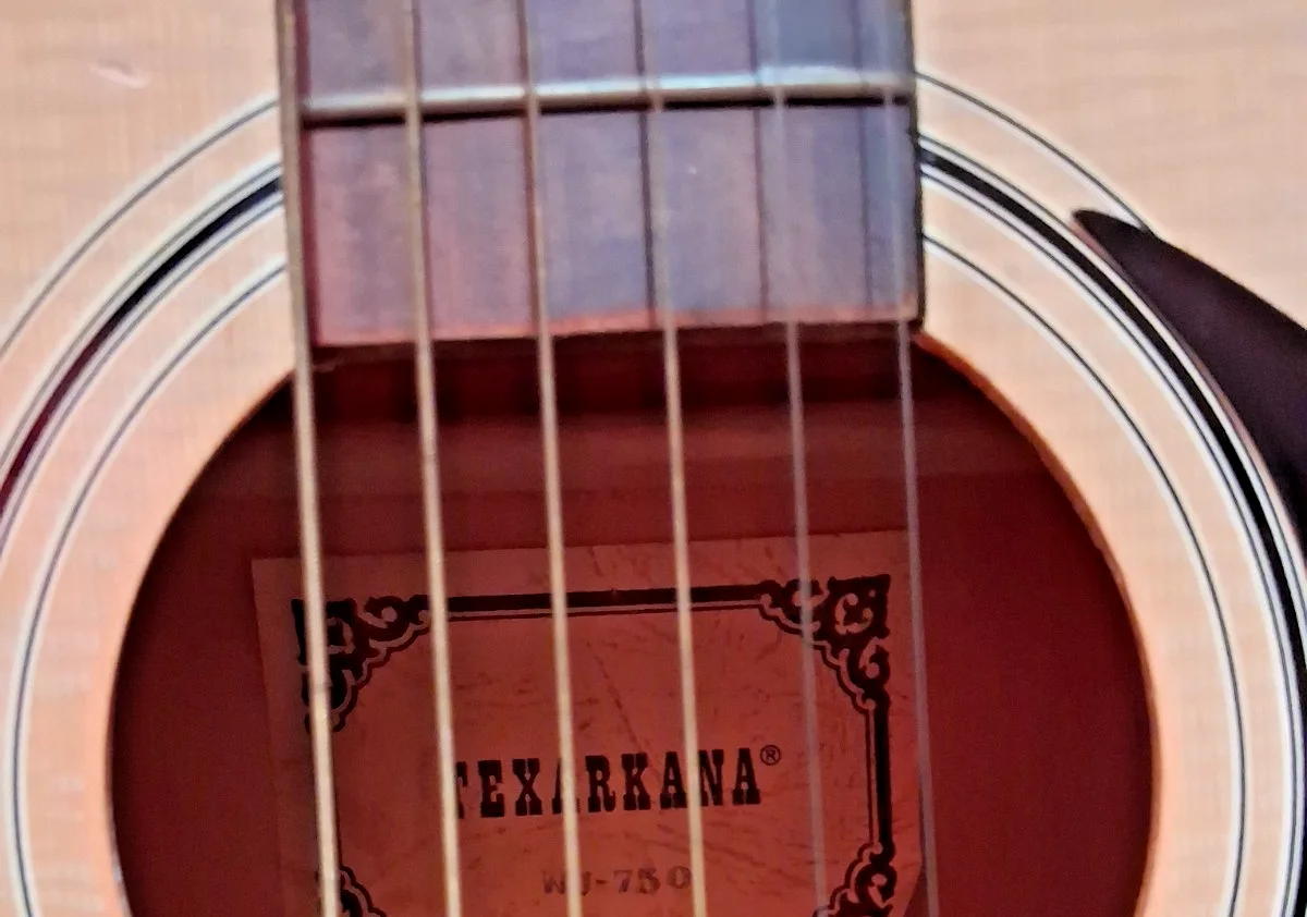 GARTH BROOKS SIGNED ACOUSTIC GUITAR AUTOGRAPHED LEGENDS MEMORABILIA LAS VEGAS NV, image 4
