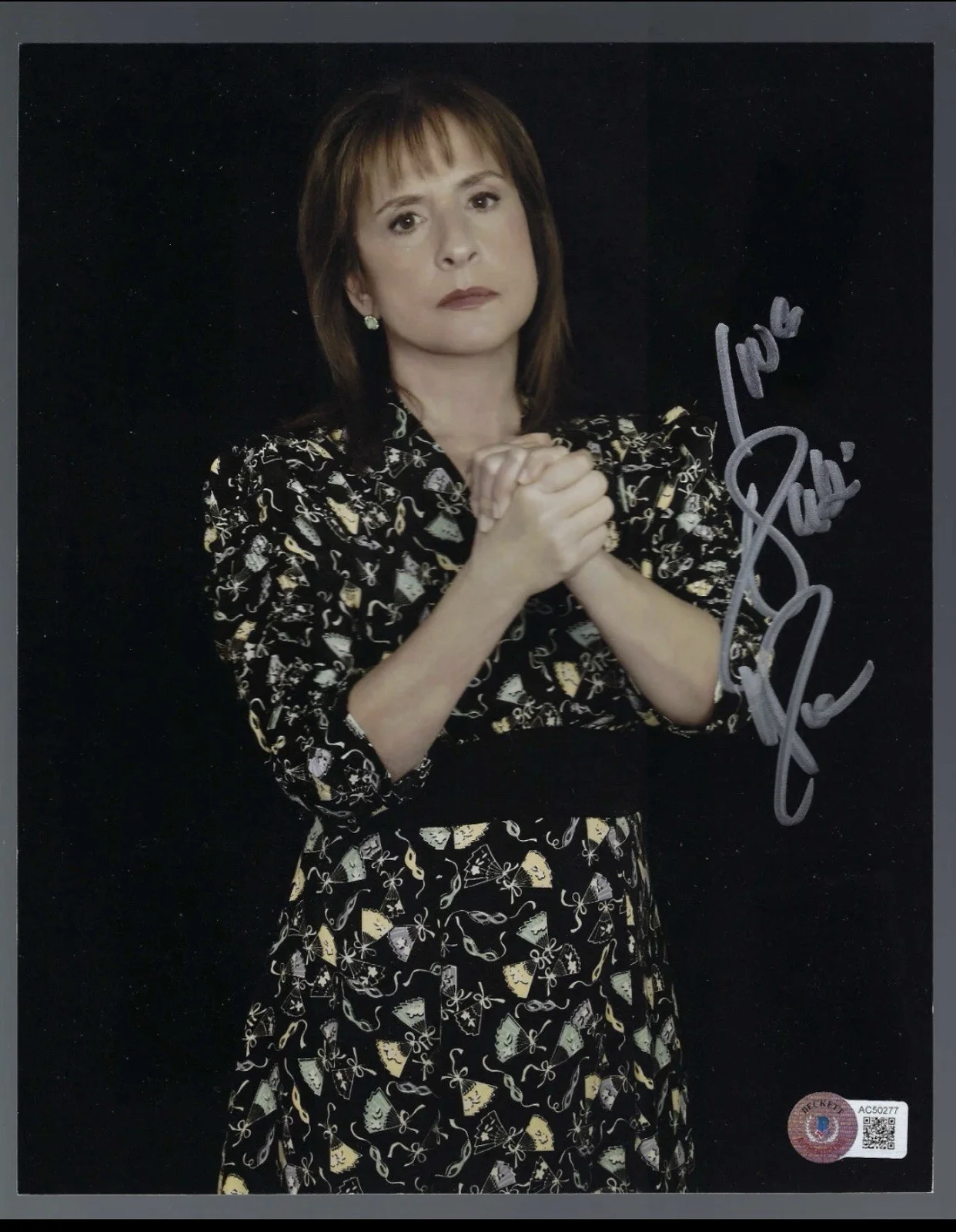 Patti LuPone — BAS COA PATTI LUPONE SIGNED 8x10 BROADWAY SINGER ACTRESS 8x10 PHOTO
