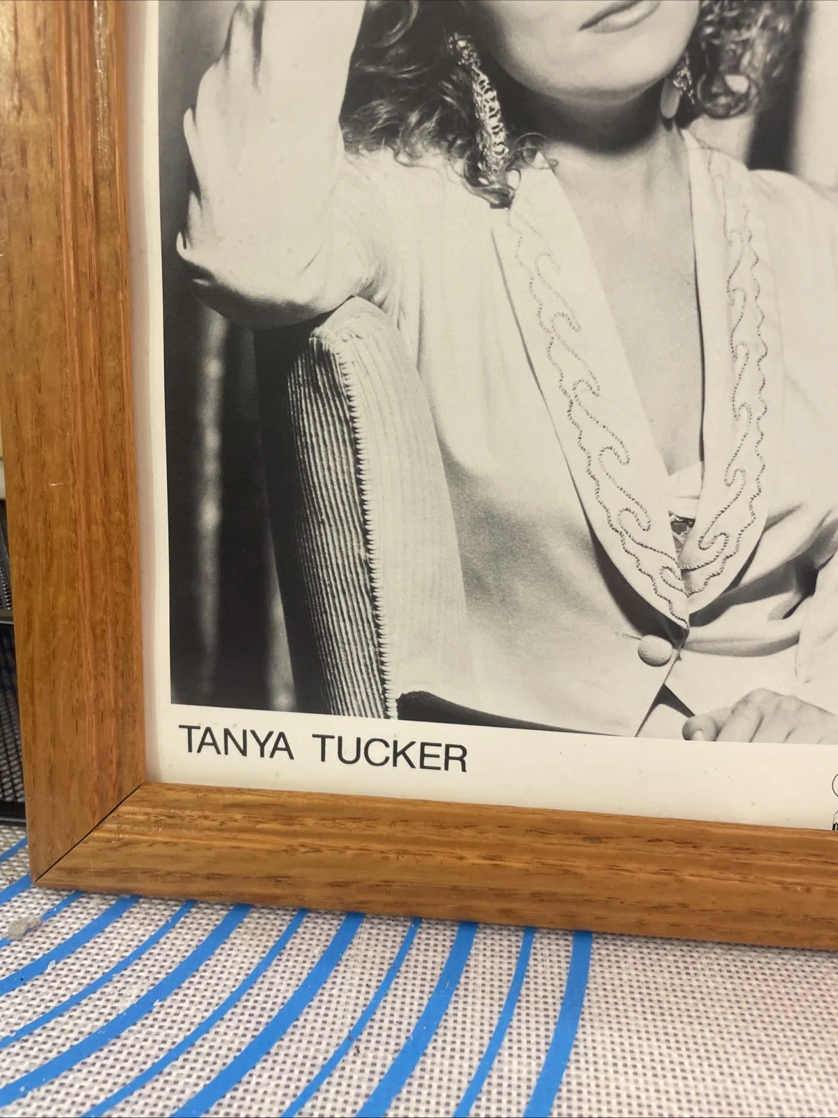 TANYA TUCKER AUTOGRAPHED PHOTO 1995, изображение 2
