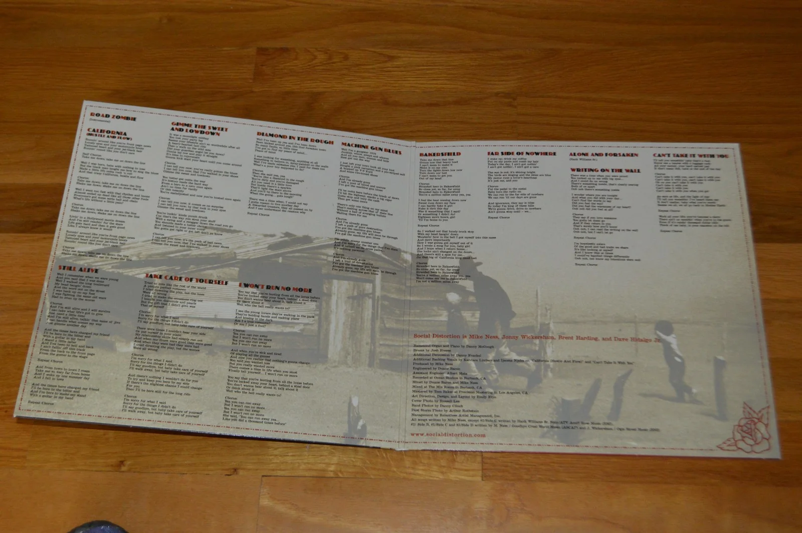 Social Distortion Mike Ness Signed "Hard Times..." Vinyl LP Cover ~ PSA Hologram, image 4