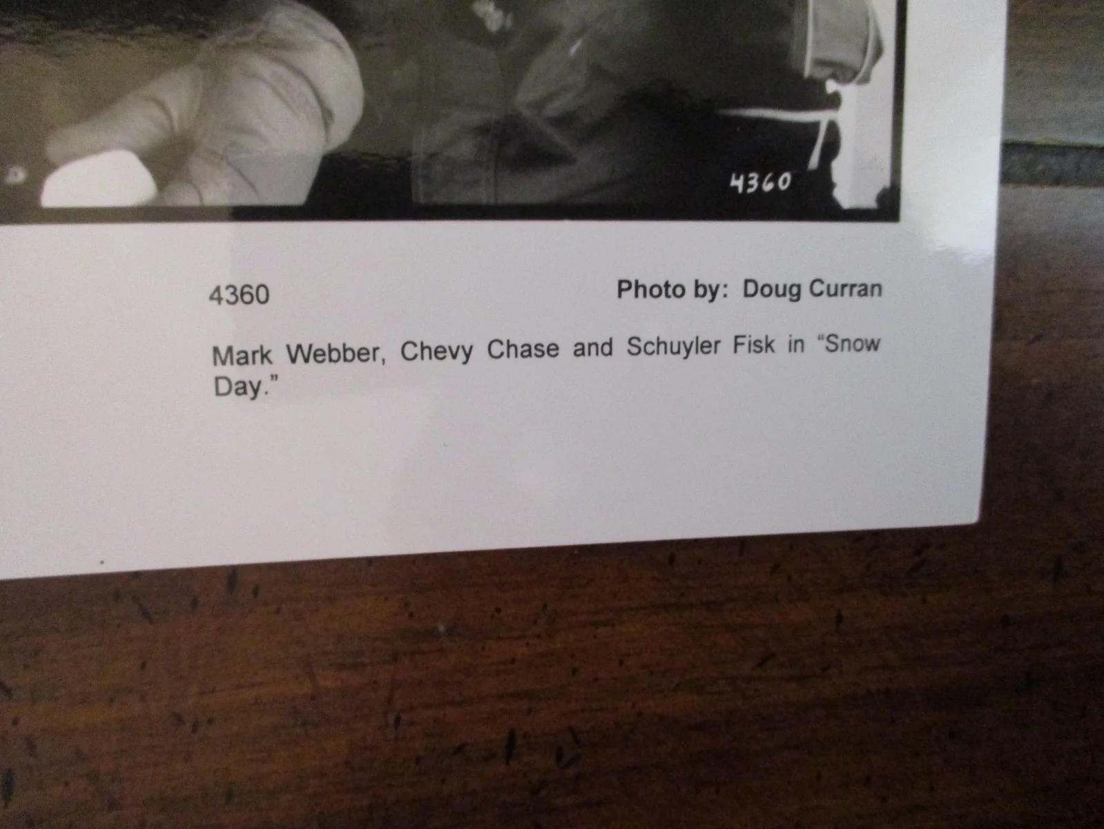 Mark Webber/Schuyler Fisk/Chevy Chase(SNOW DAY)2000 10 x 8 B & W Press Photo, изображение 2