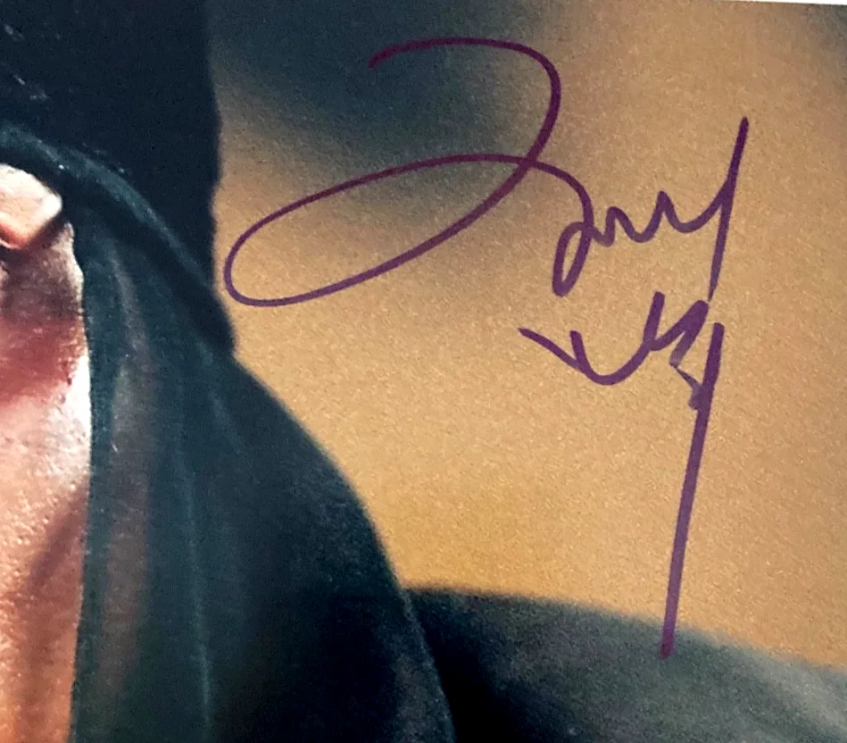 Ye Liu — HAND-SIGNED 8x10 YE LIU "Dark Matter" Color PHOTO 2007, изображение 2