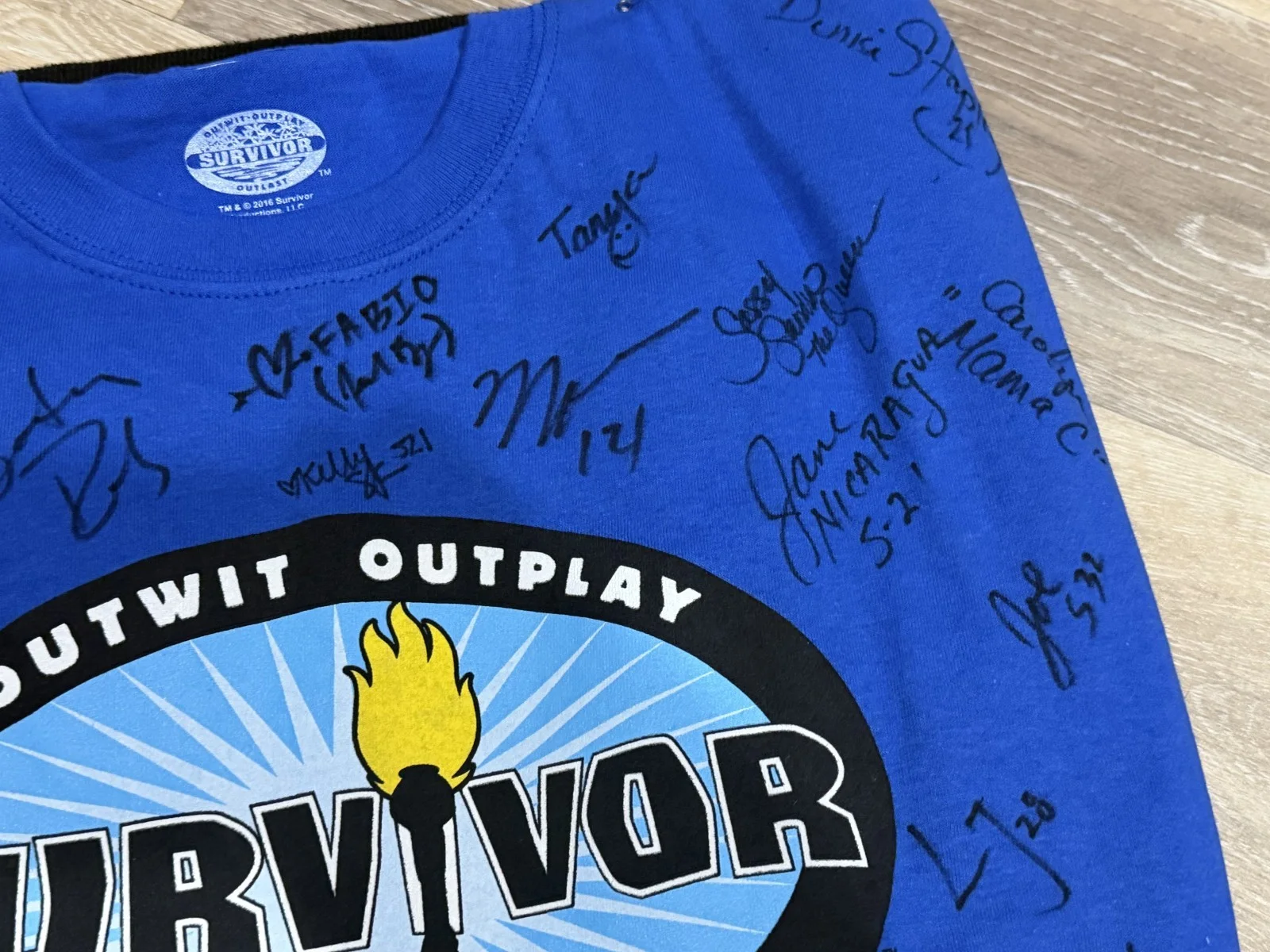 Survivor Players — Survivor T-shirt autographed by 34 players (7 winners!)- Celebrate Survivor 50!, изображение 5
