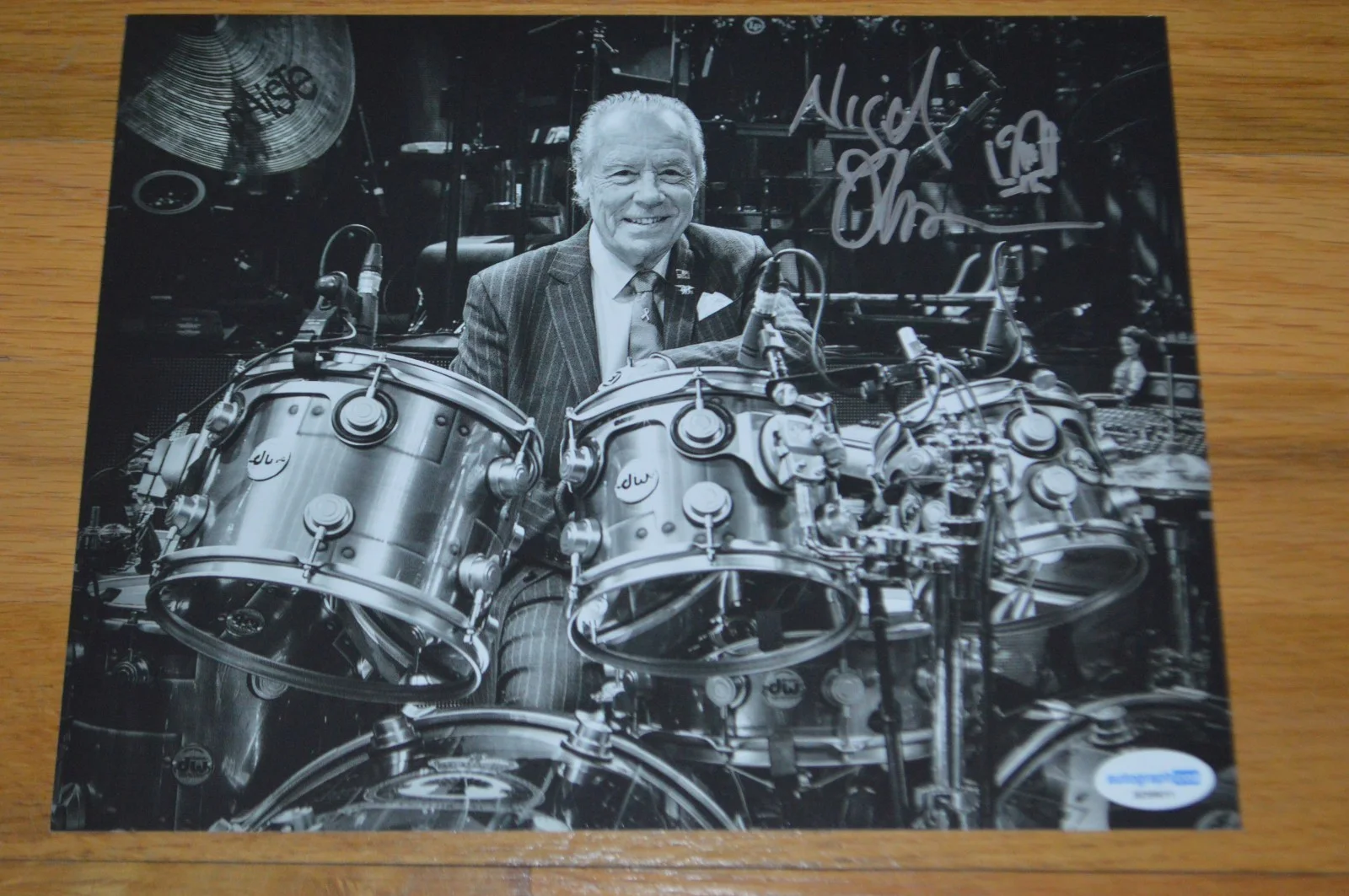 Nigel Olsson Autographed 8x10 B/W Photo with AUTOGRAPH COA ~ Elton John Drummer, изображение 2