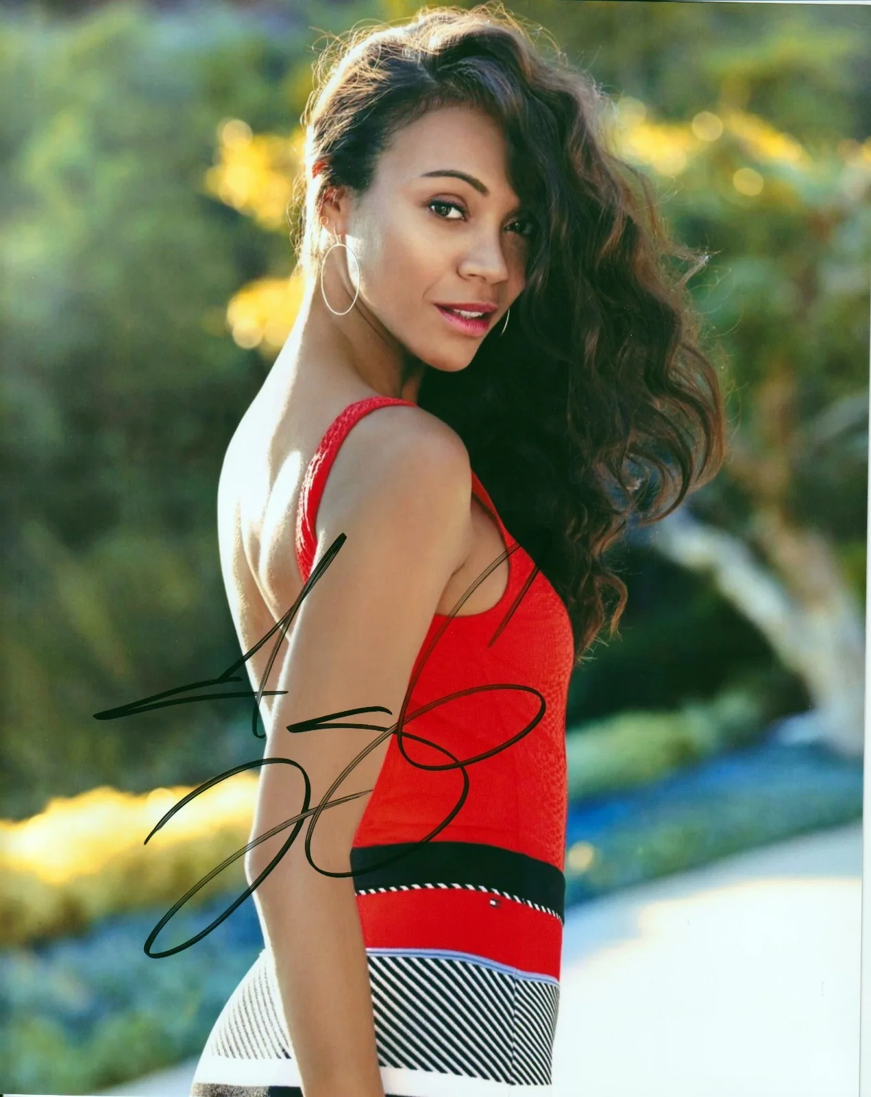ZOE SALDANA — Zoe Saldana (Avatar, Guardians of the Galaxy, Star Trek) signed 8X10 photo