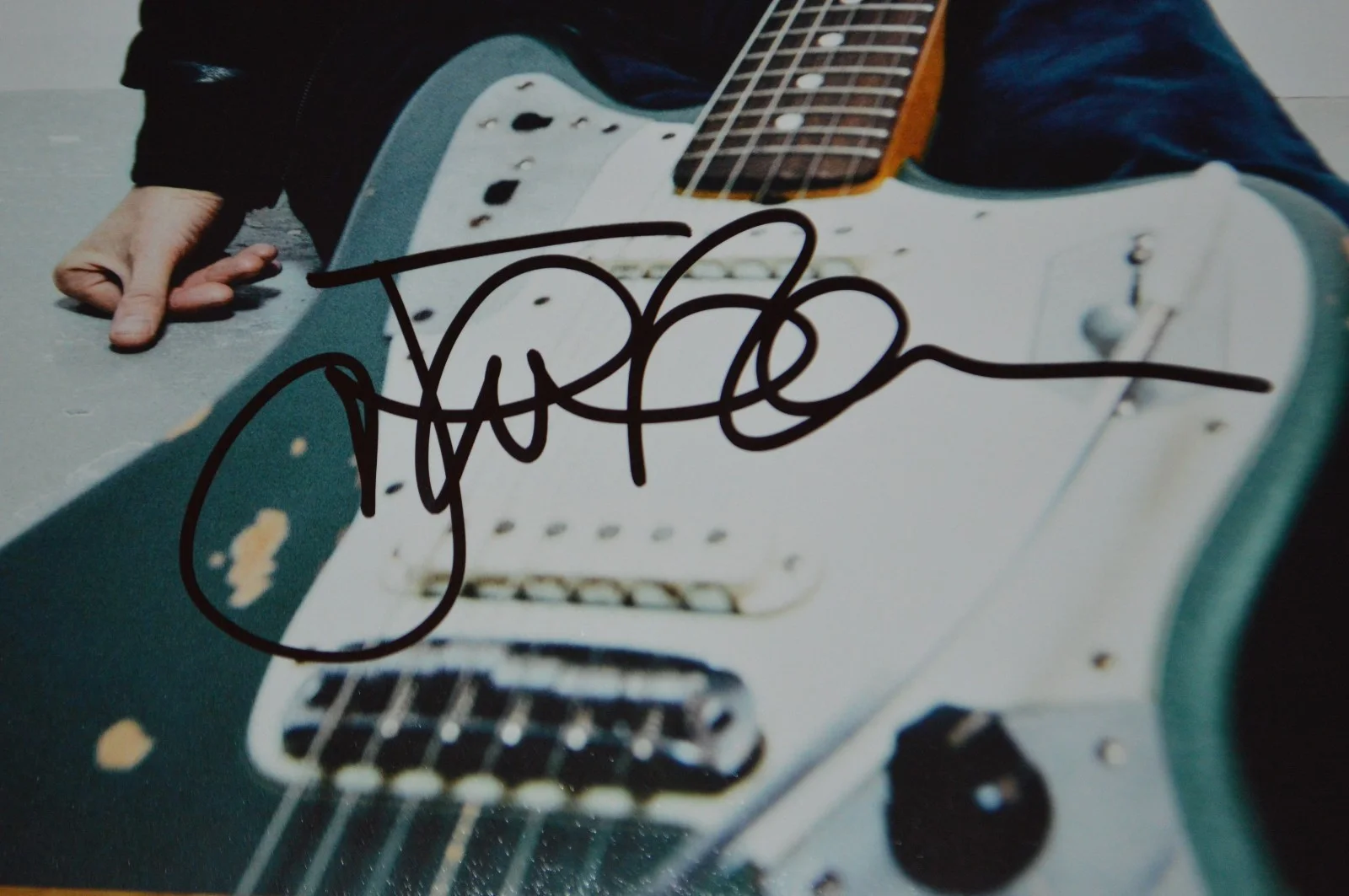 The Smiths ~ Johnny Marr Autographed 11x14 Color Photo with AUTOGRAPH Hologram, изображение 2
