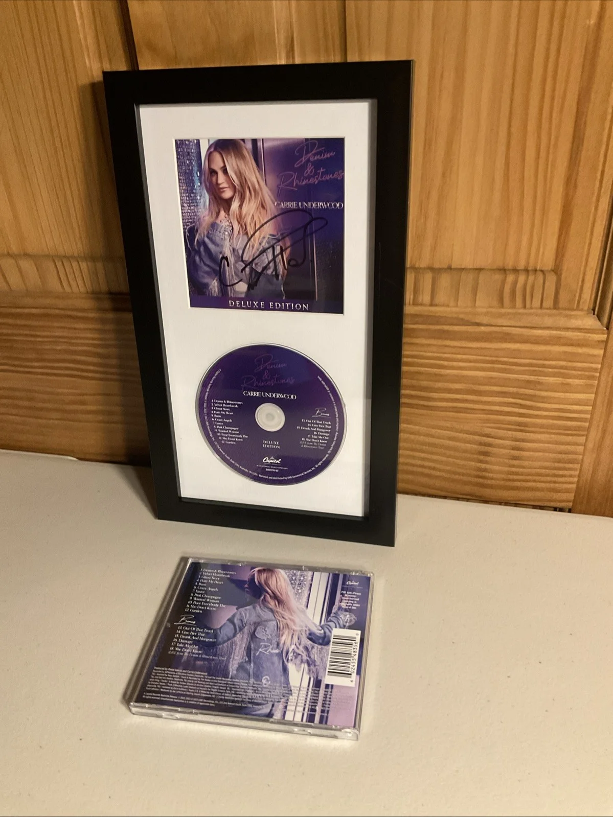 Carrie Underwood Denim & Rhinestones Deluxe Signed CD Framed, изображение 2