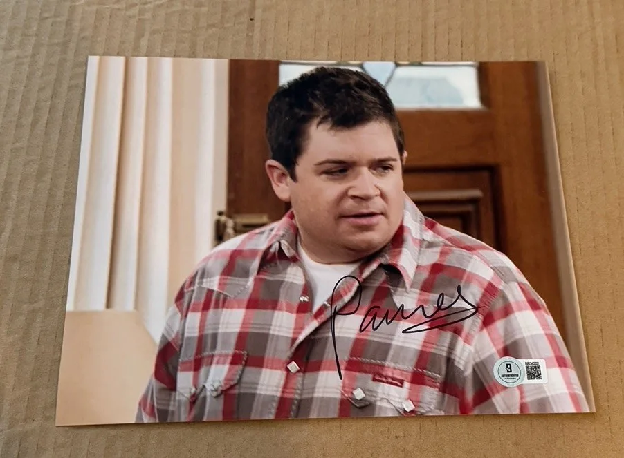 PATTON OSWALT — PATTON OSWALT SIGNED KING OF QUEENS 8X10 PHOTO BECKETT COA BAS AUTHENTIC
