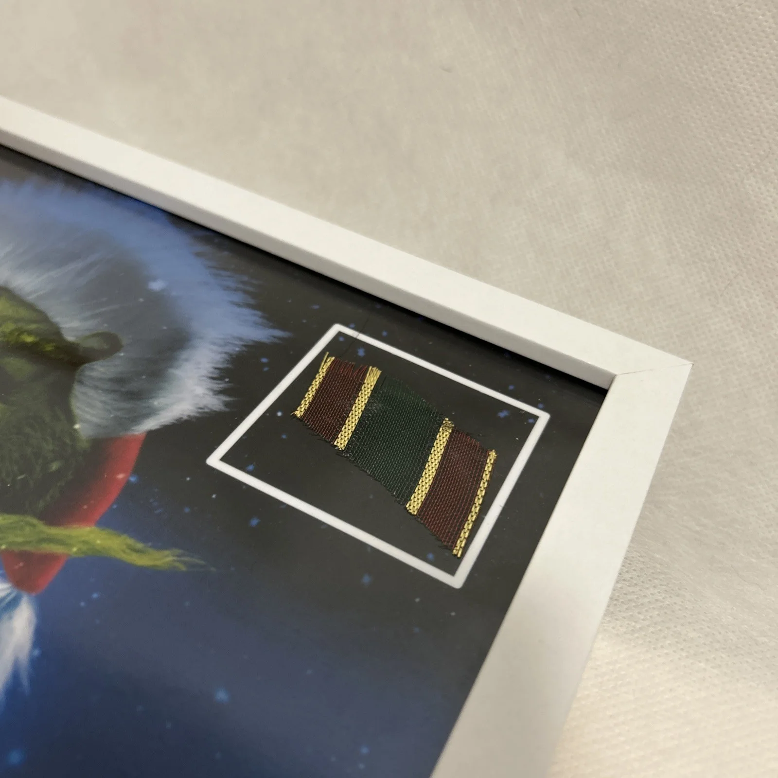 The Grinch Whoville Ribbon Screen Used Movie Prop Film TV COA Rare Jim Carrey, изображение 2