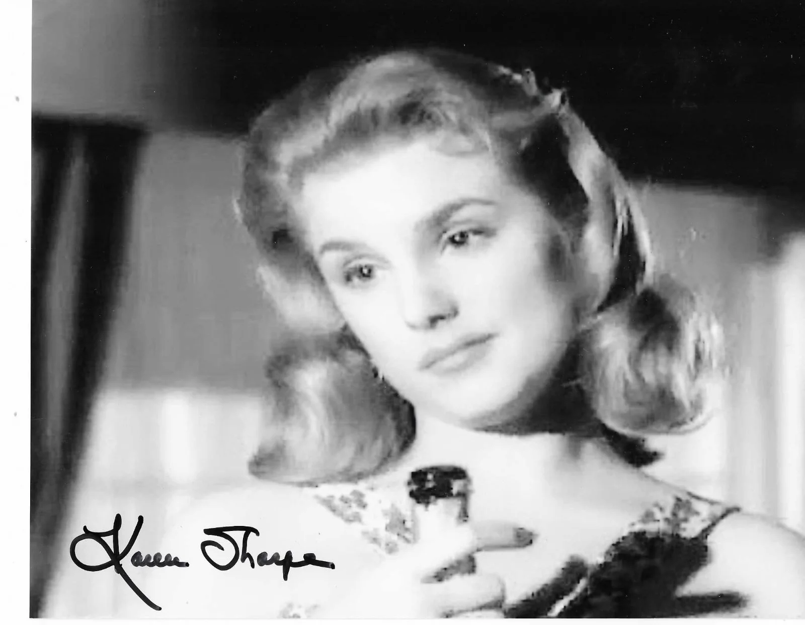 KAREN SHARPE — KAREN SHARPE SIGNED 8X10 PHOTO BOMBA AND THE JUNGLE GIRL JOHNNY RINGO