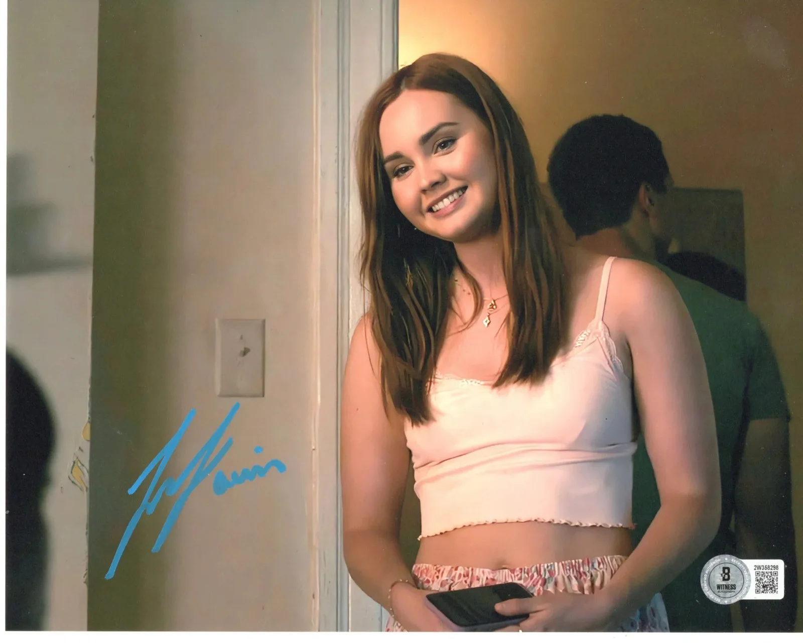 Liana Liberato — Liana Liberato signed 8x10 Photo Quinn Bailey Scream VI Beckett Authentication