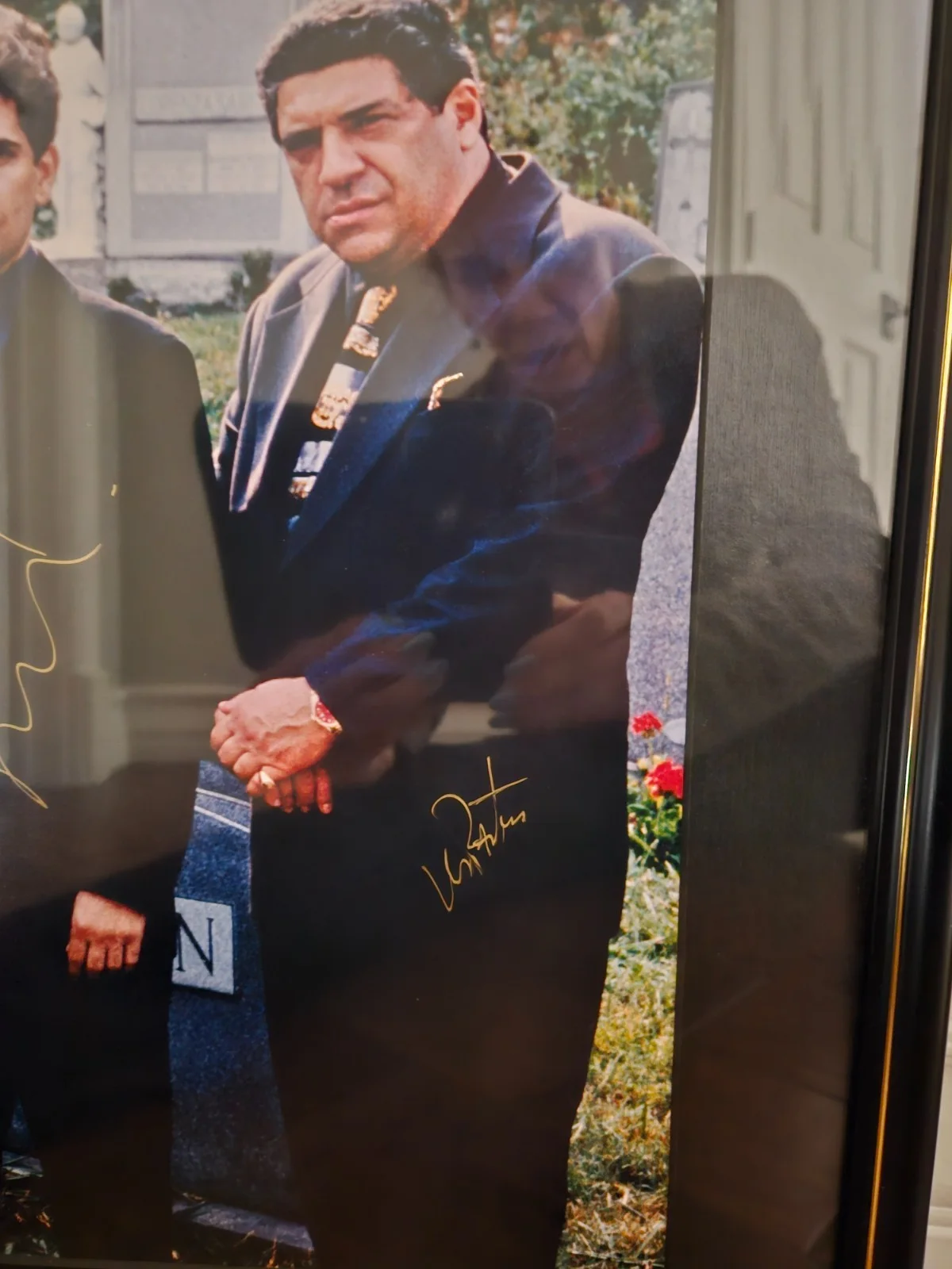 Five main cast members — Sopranos cast 5 member autograph Cemetery 221/2 X 25 1/2 framed picture, image 3