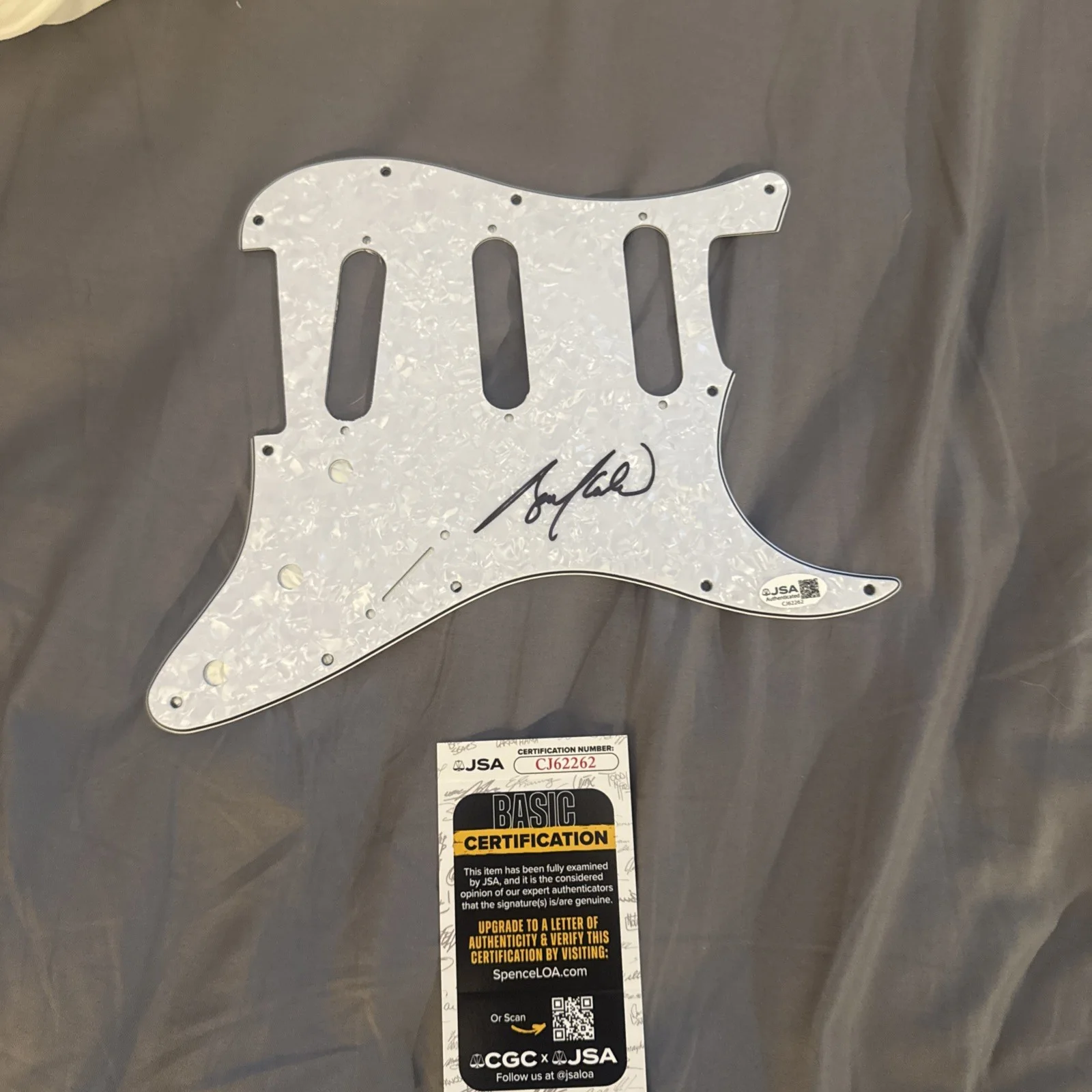 Bruce Kulick Hand Signed Guitar Pick Guard Kiss Autographed JSA Certified, изображение 2
