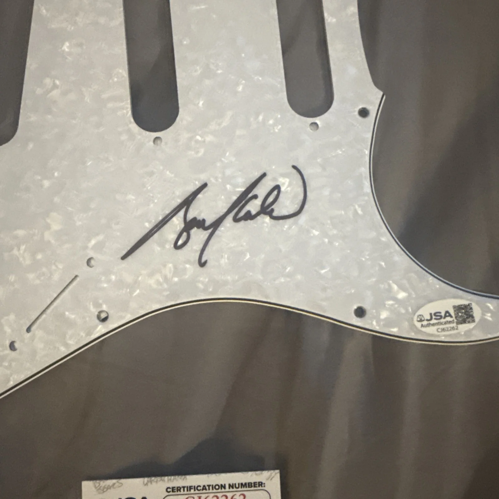 Bruce Kulick Hand Signed Guitar Pick Guard Kiss Autographed JSA Certified, изображение 3