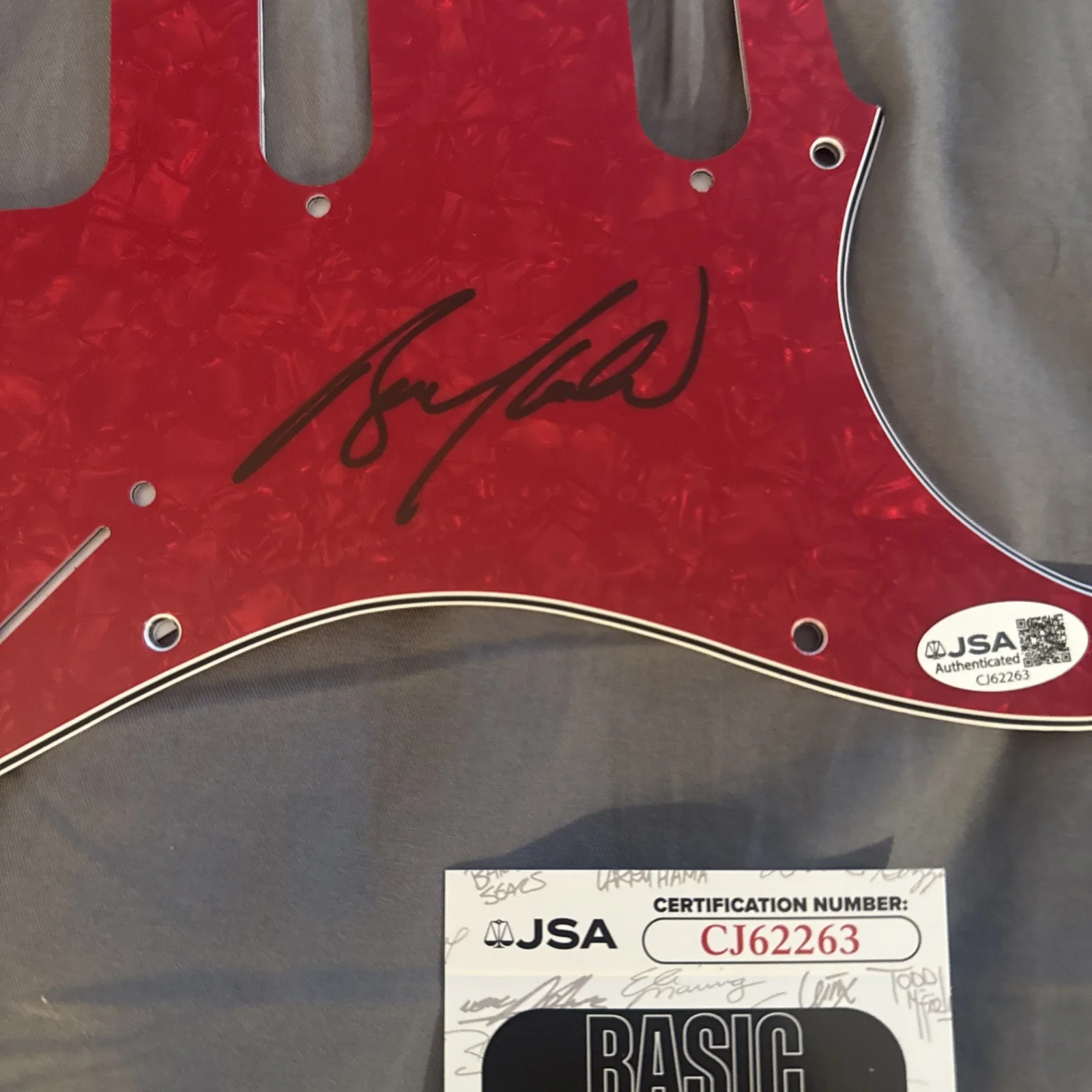 Bruce Kulick Hand Signed Guitar Pick Guard Kiss Autographed JSA Certified, изображение 2