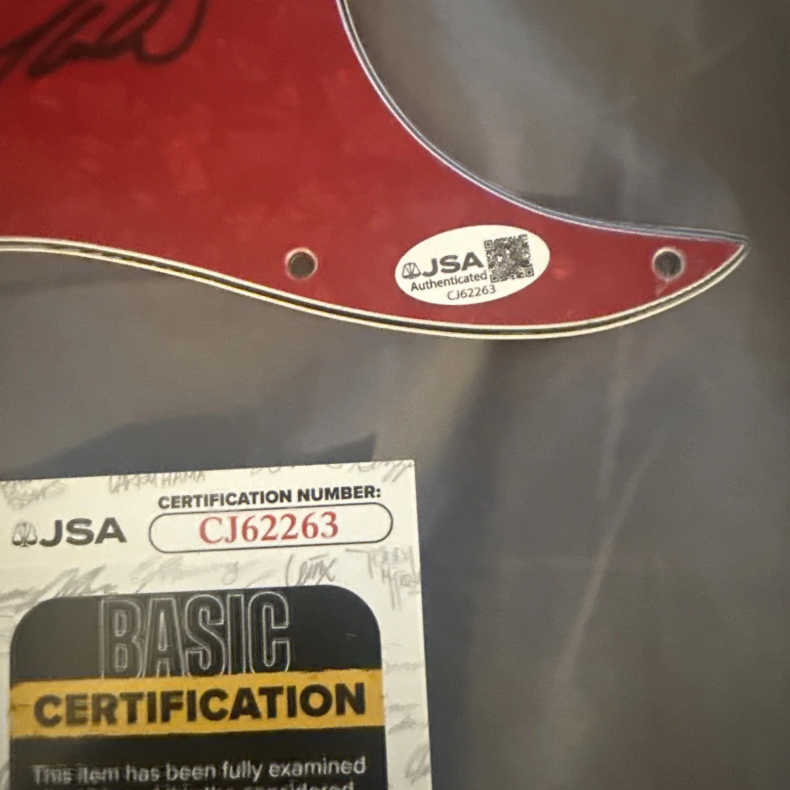 Bruce Kulick Hand Signed Guitar Pick Guard Kiss Autographed JSA Certified, изображение 3