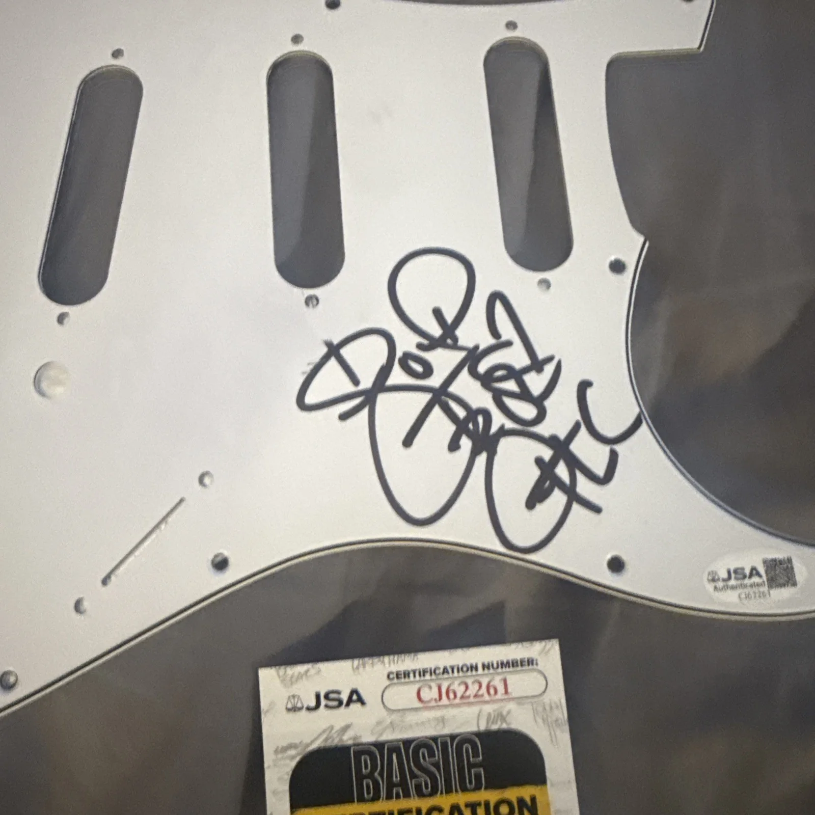 T-Boz Tlc Signed Autographed Guitar Pick Guard Tionne Watkins JSA Certified, изображение 2