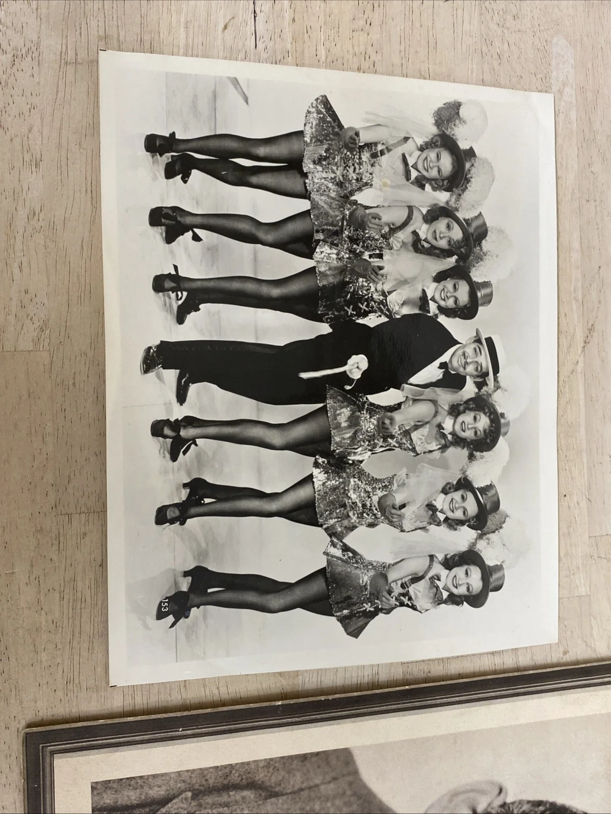 Clark Gable 2 Photos 1 signed 8x10 photograph & signed on back?, изображение 3