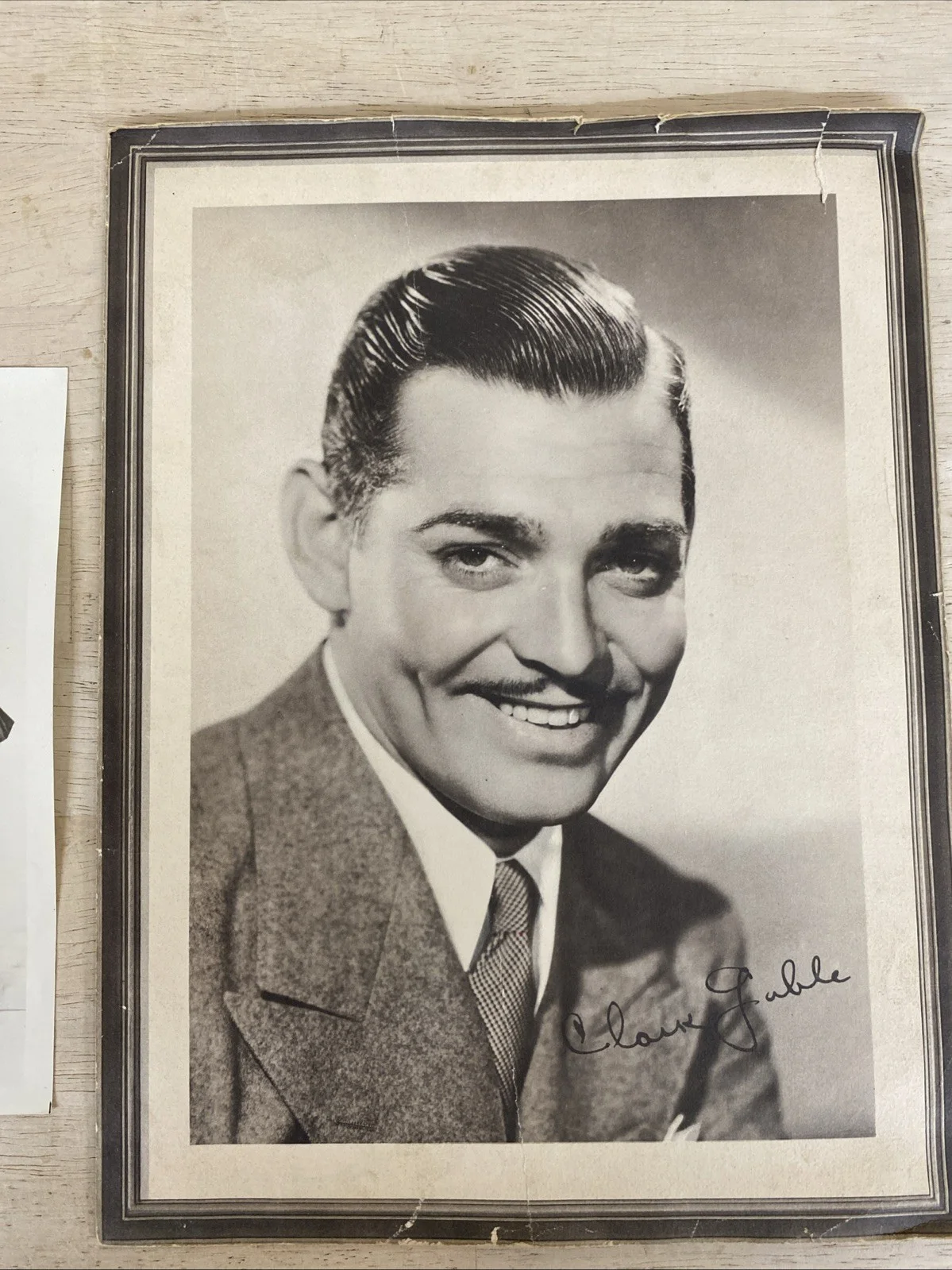 Clark Gable 2 Photos 1 signed 8x10 photograph & signed on back?, изображение 4