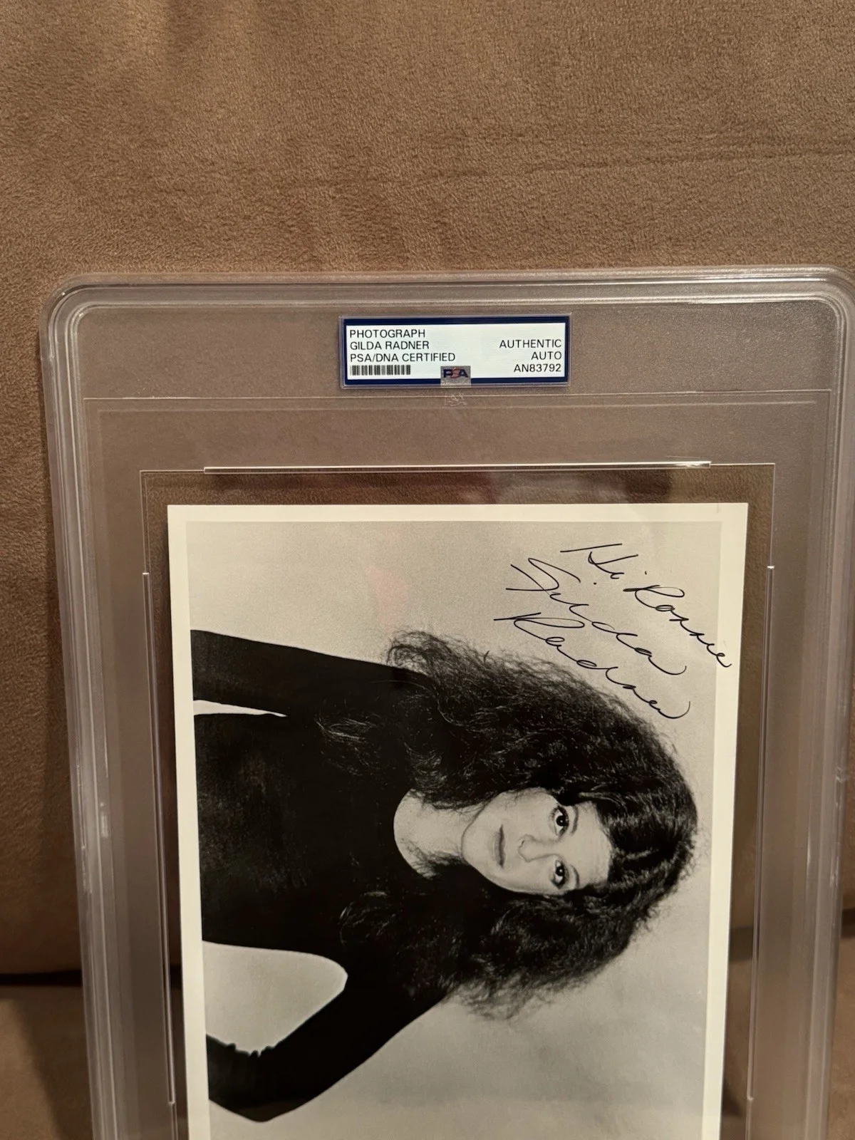Gilda Radner — Awesome Gilda Radner SIGNED AUTOGRAPHED Photo Saturday Night Live SNL PSA Slab, image 3