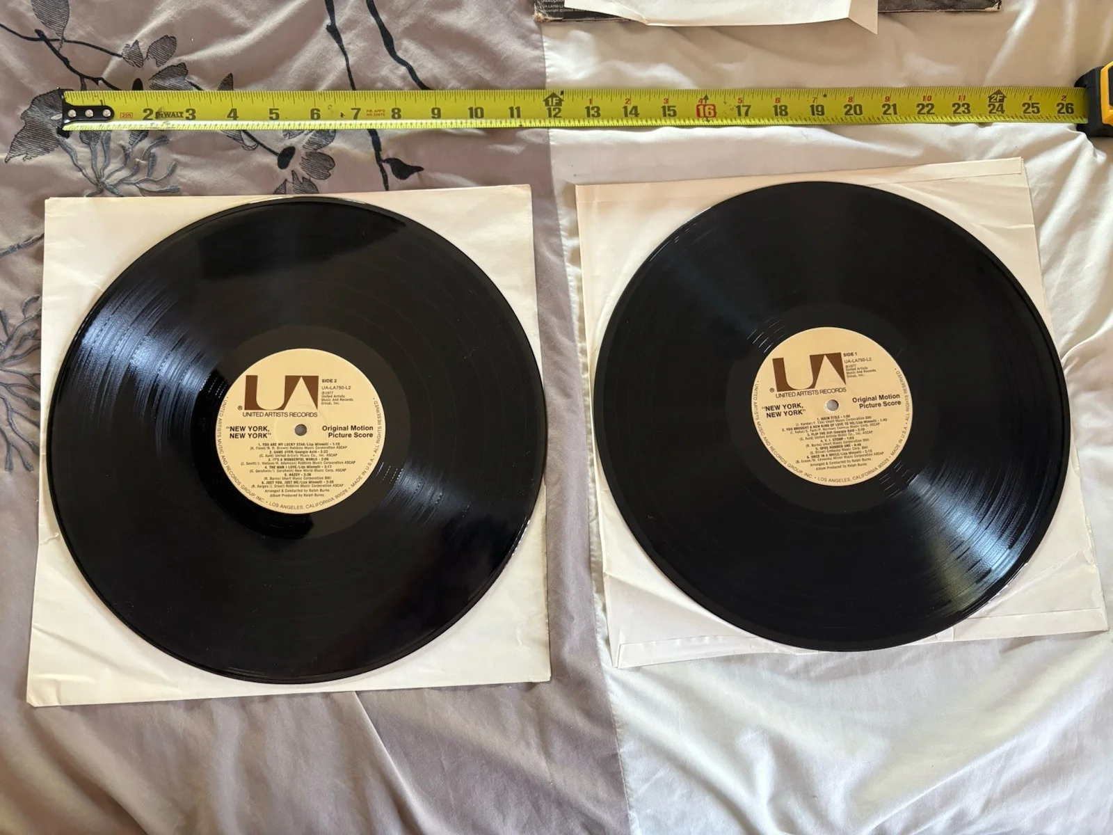 Liza Minnelli Robert Deniro 1977 New York, NY Autographed Álbum BSA COA 3 LPs, изображение 5