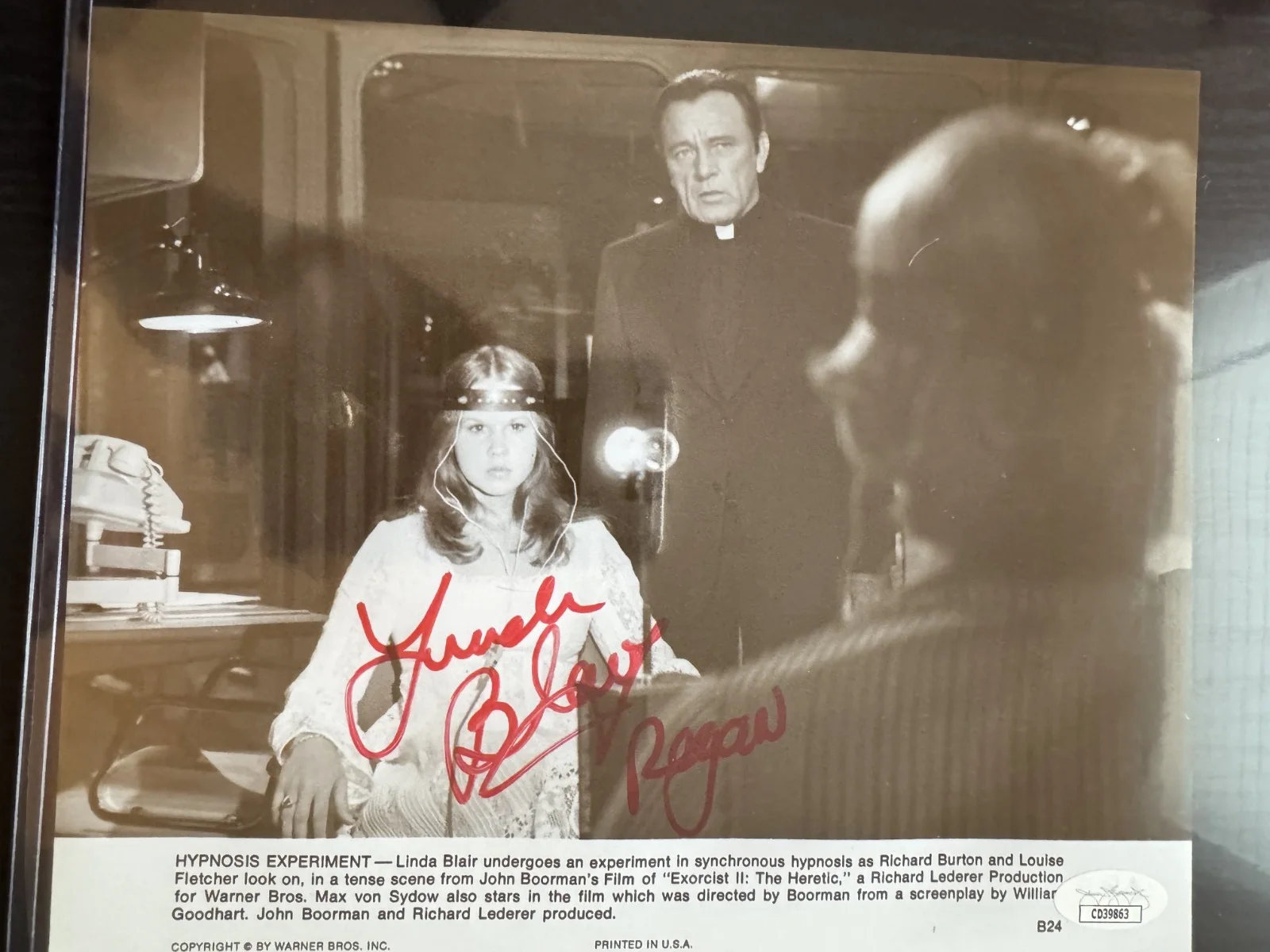 10X Linda Blair Autographed Exorcist II The Heretic Original Press Kit Promo Set, изображение 2