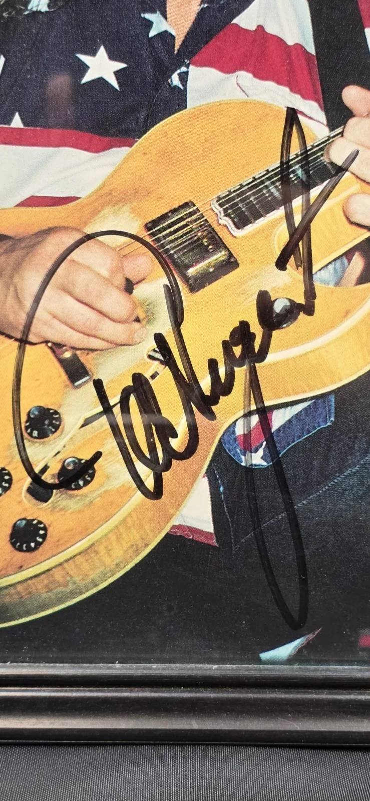 Vintage Ted Nugent Autographed Photo Rock n Roll Playing Guitar Original, изображение 2